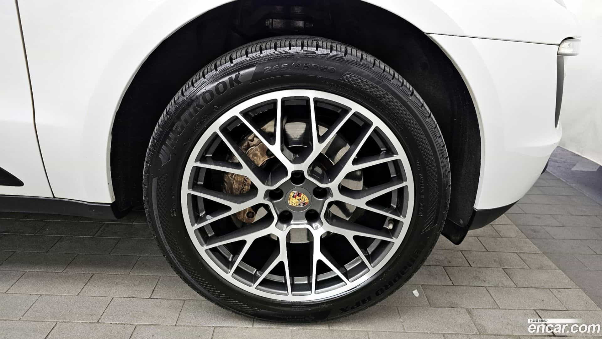 Macan Porsche 2016.2-OUTER-005