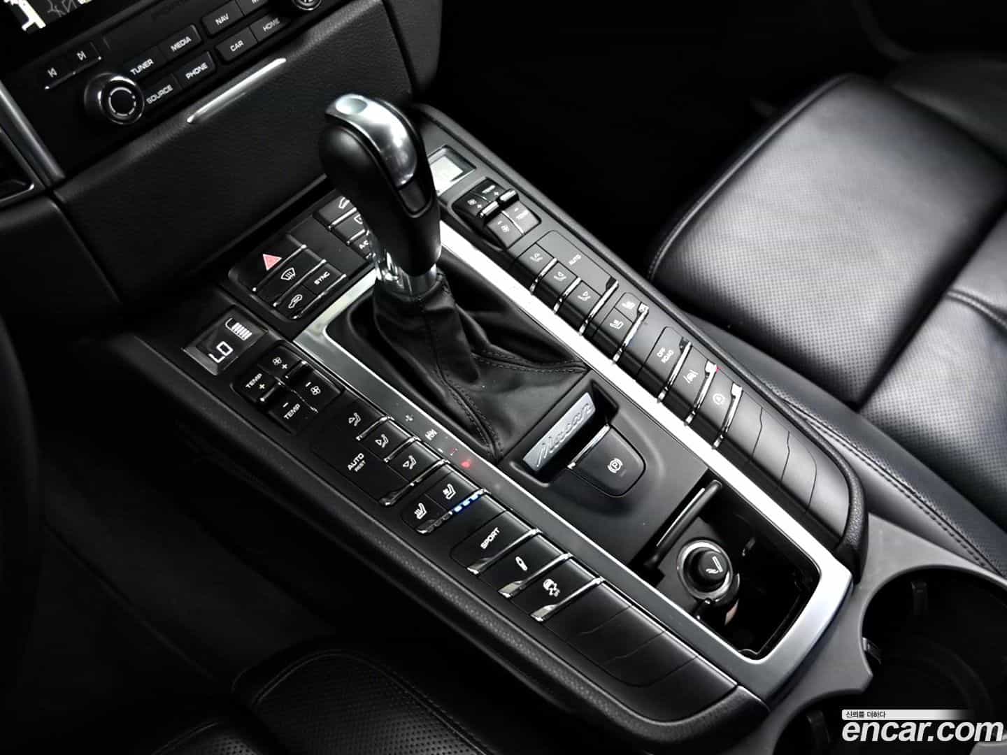 Macan Porsche 2016.2-INNER-009