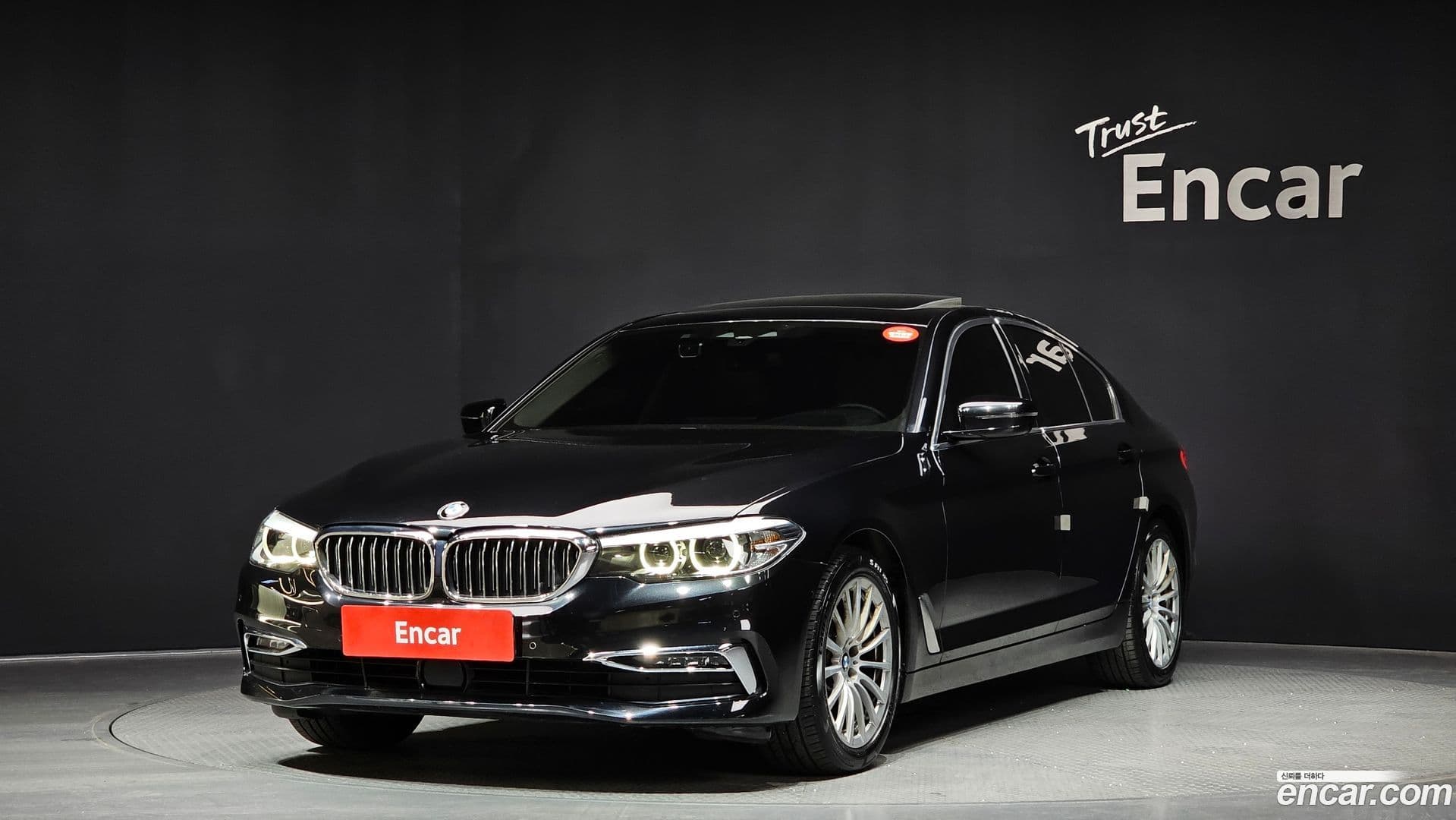 Main__Slider__Photo:5-Series BMW 2019.11-0