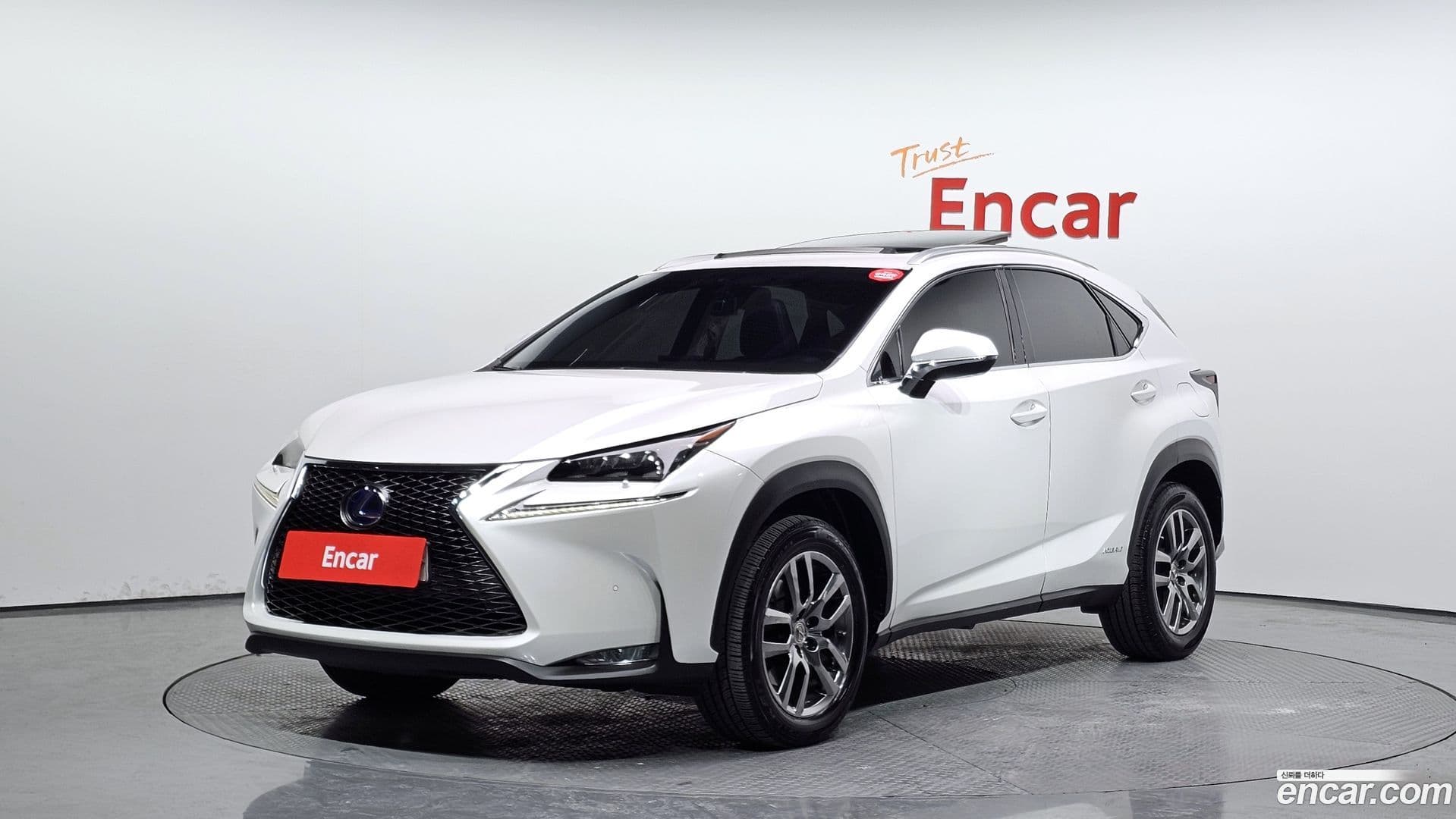 Main__Slider__Photo:NX Lexus 2016.9-0