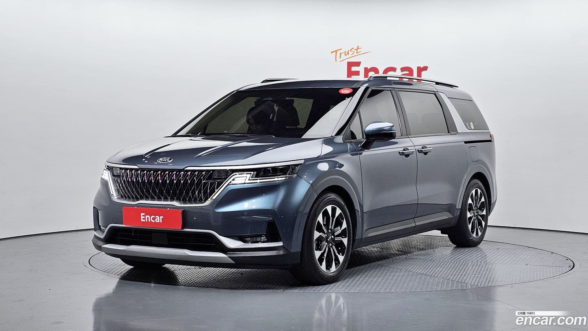 Main__Slider__Photo:Canival Kia 2021.1-0