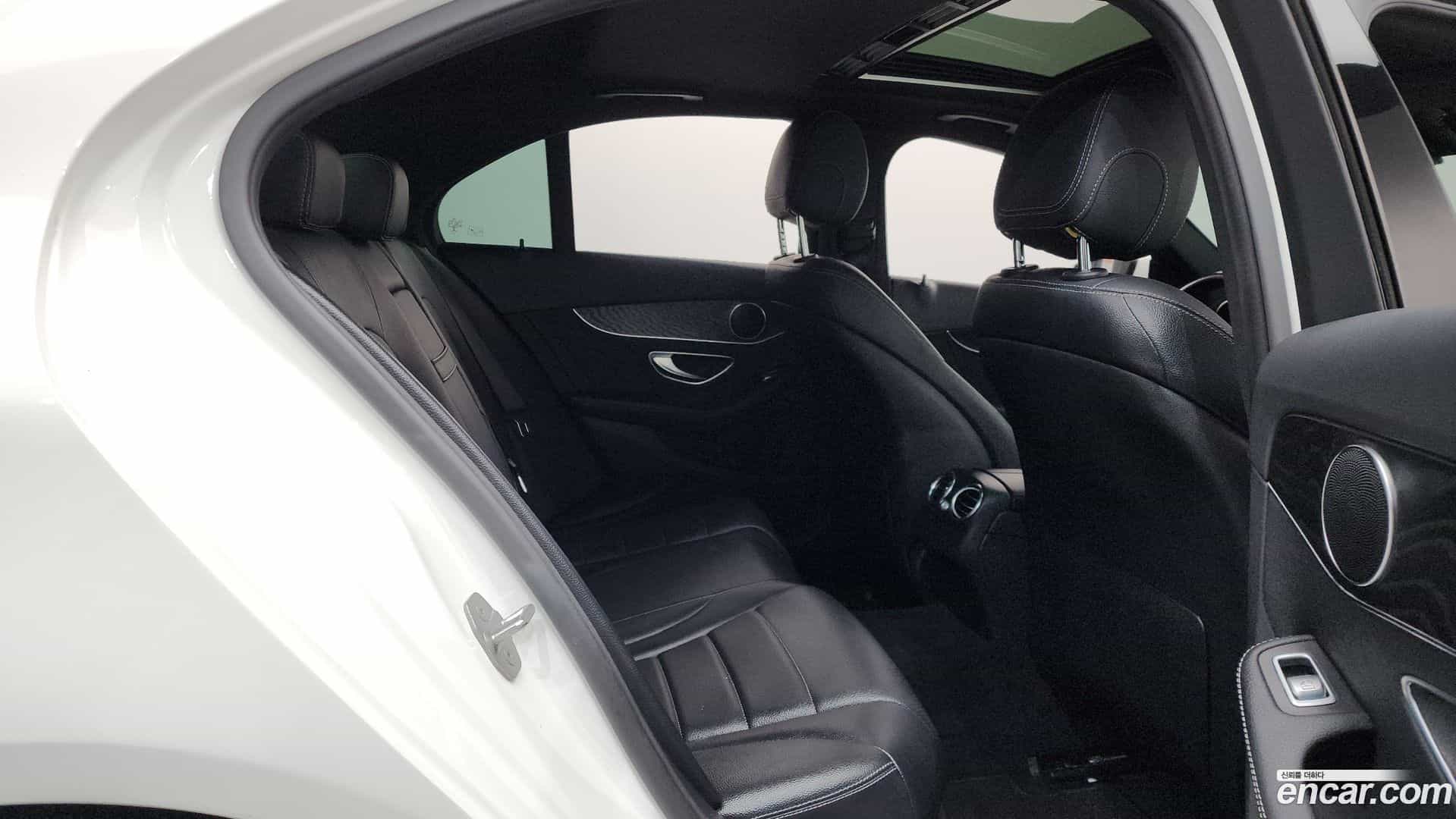 C-Class Mercedes-Benz 2017.1-OPTION-016