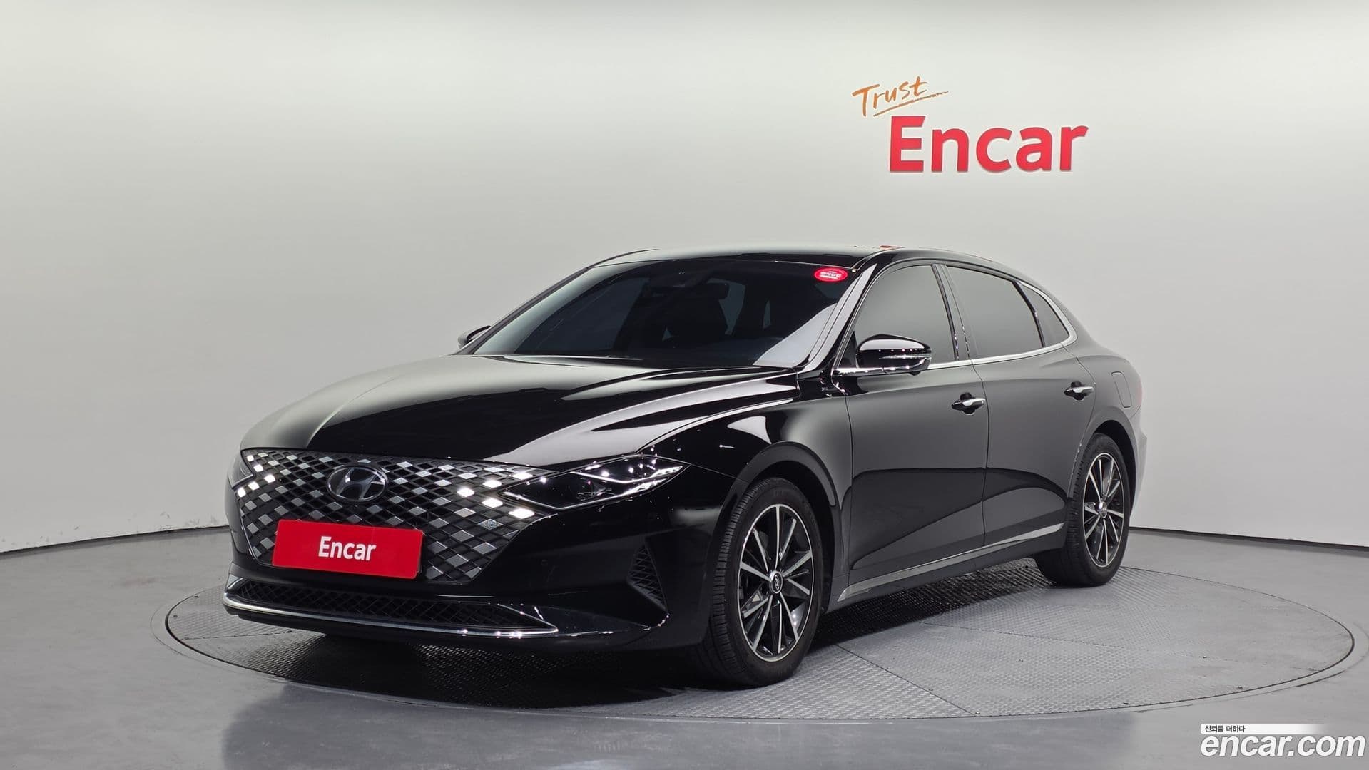 Main__Slider__Photo:Grandeur Hyundai 2021.10-0