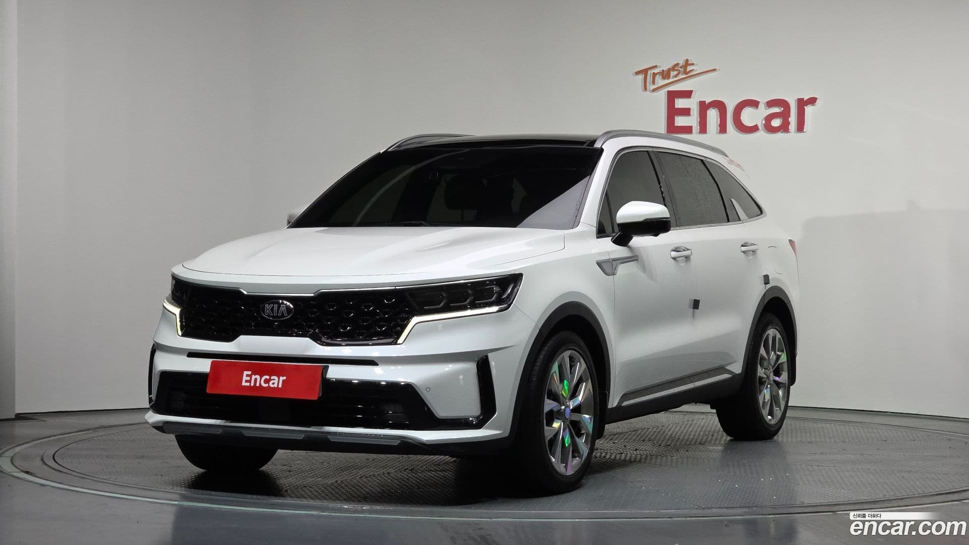 Main__Slider__Photo:Sorento Kia 2021.2-0