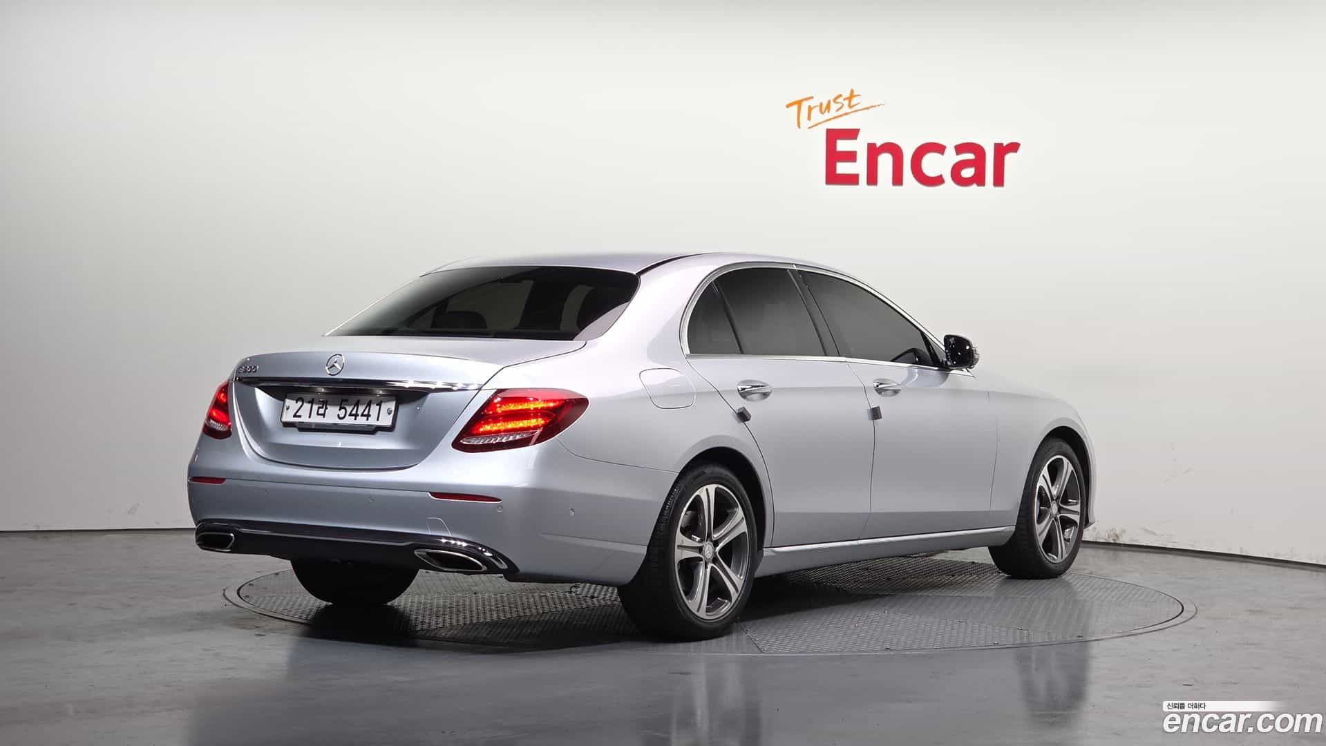 E-Class Mercedes-Benz 2017.2-OUTER-002