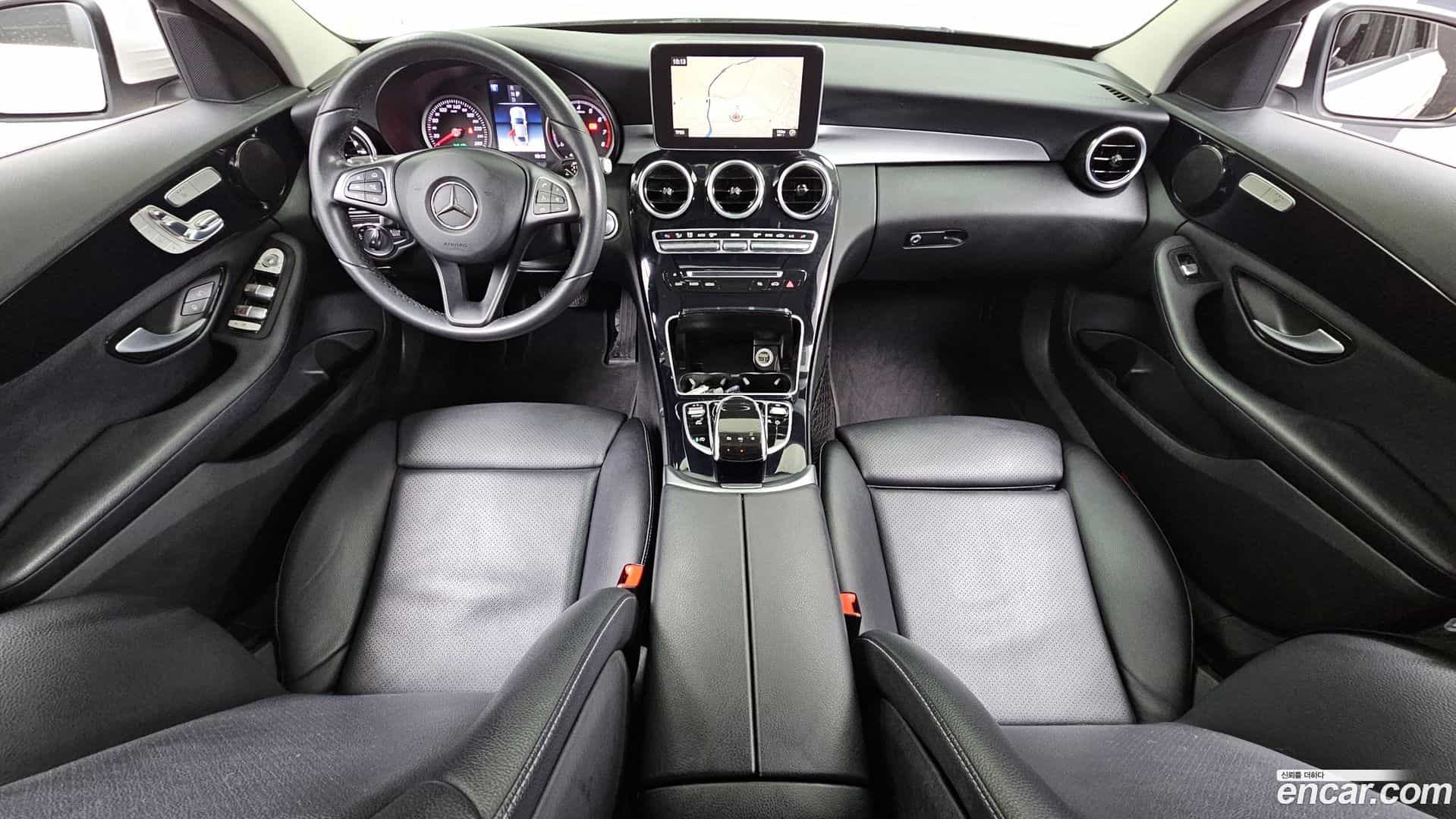 C-Class Mercedes-Benz 2018.1-INNER-007