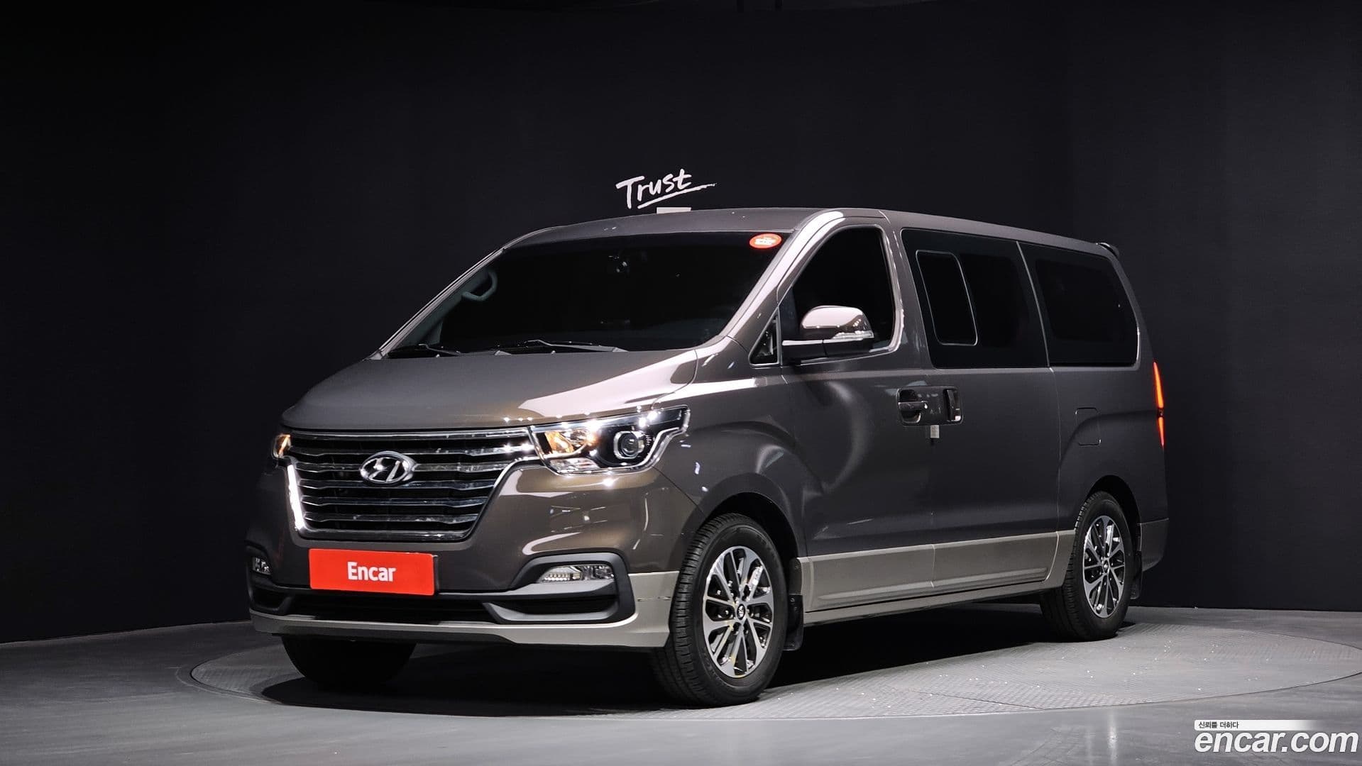 Main__Slider__Photo:Starex Hyundai 2019.2-0