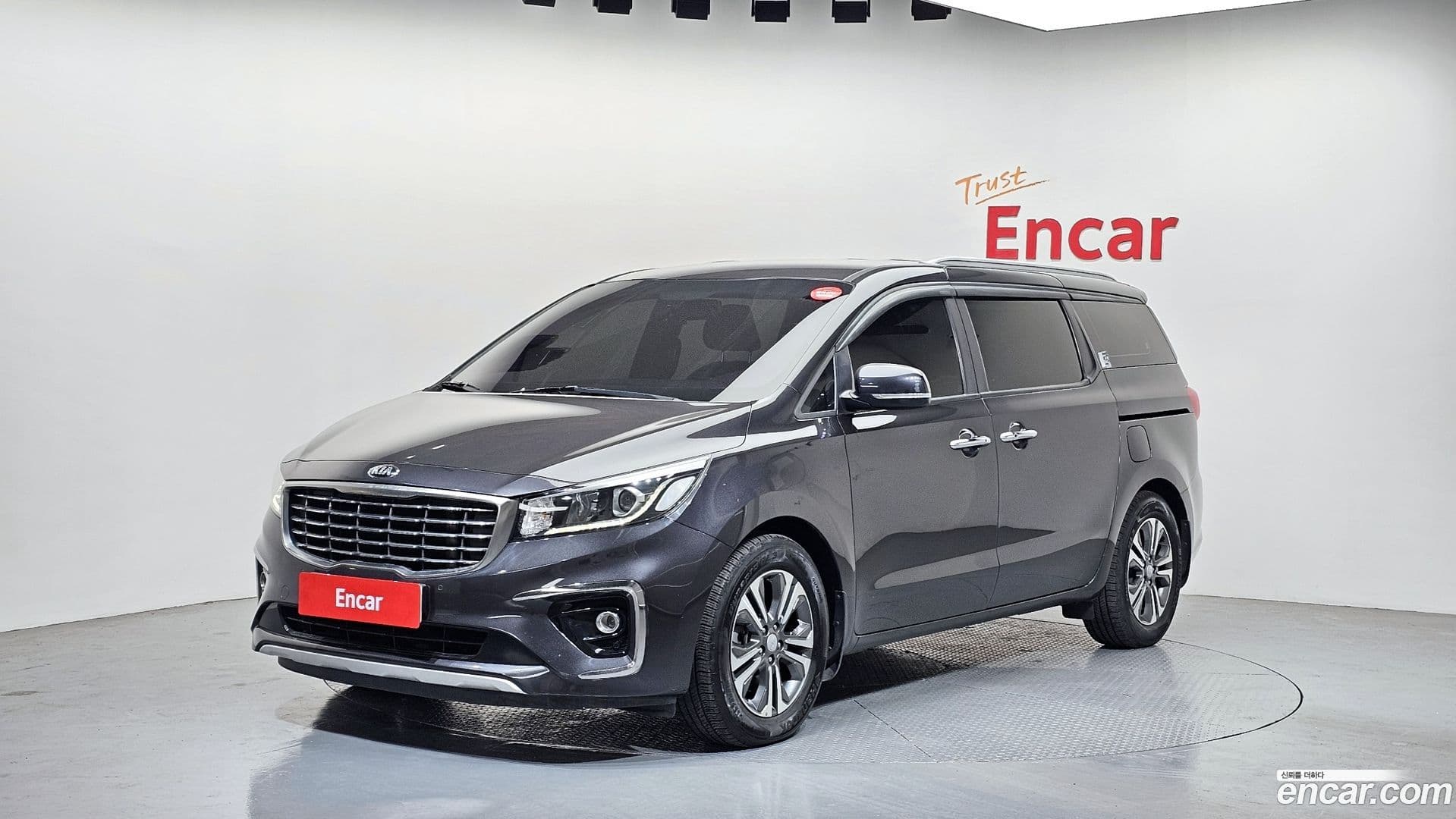 Main__Slider__Photo:Canival Kia 2018.5-0