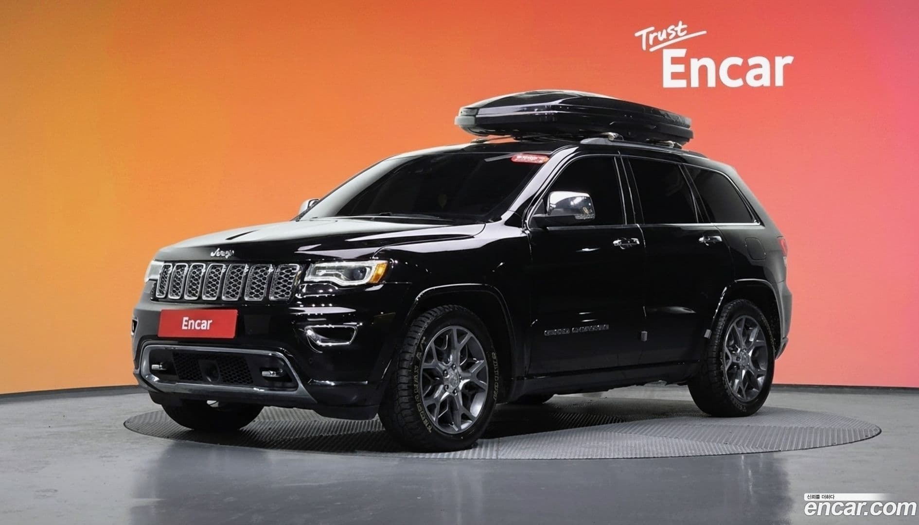 Main__Slider__Photo:Cherokee Jeep 2019.11-0
