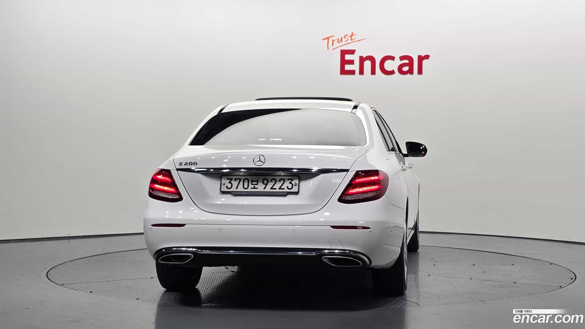 E-Class Mercedes-Benz 2018.1-OUTER-004