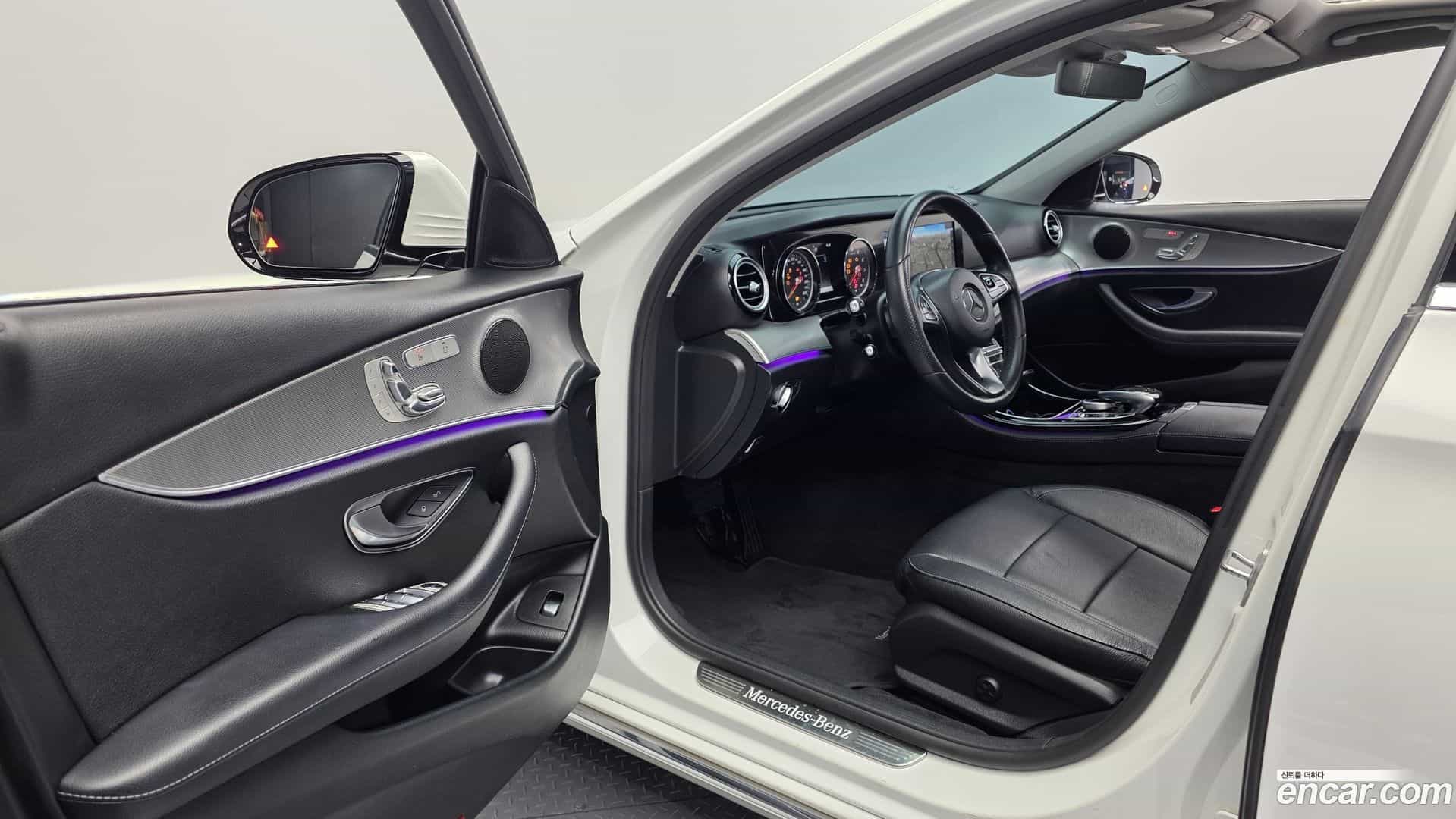 E-Class Mercedes-Benz 2018.1-INNER-010