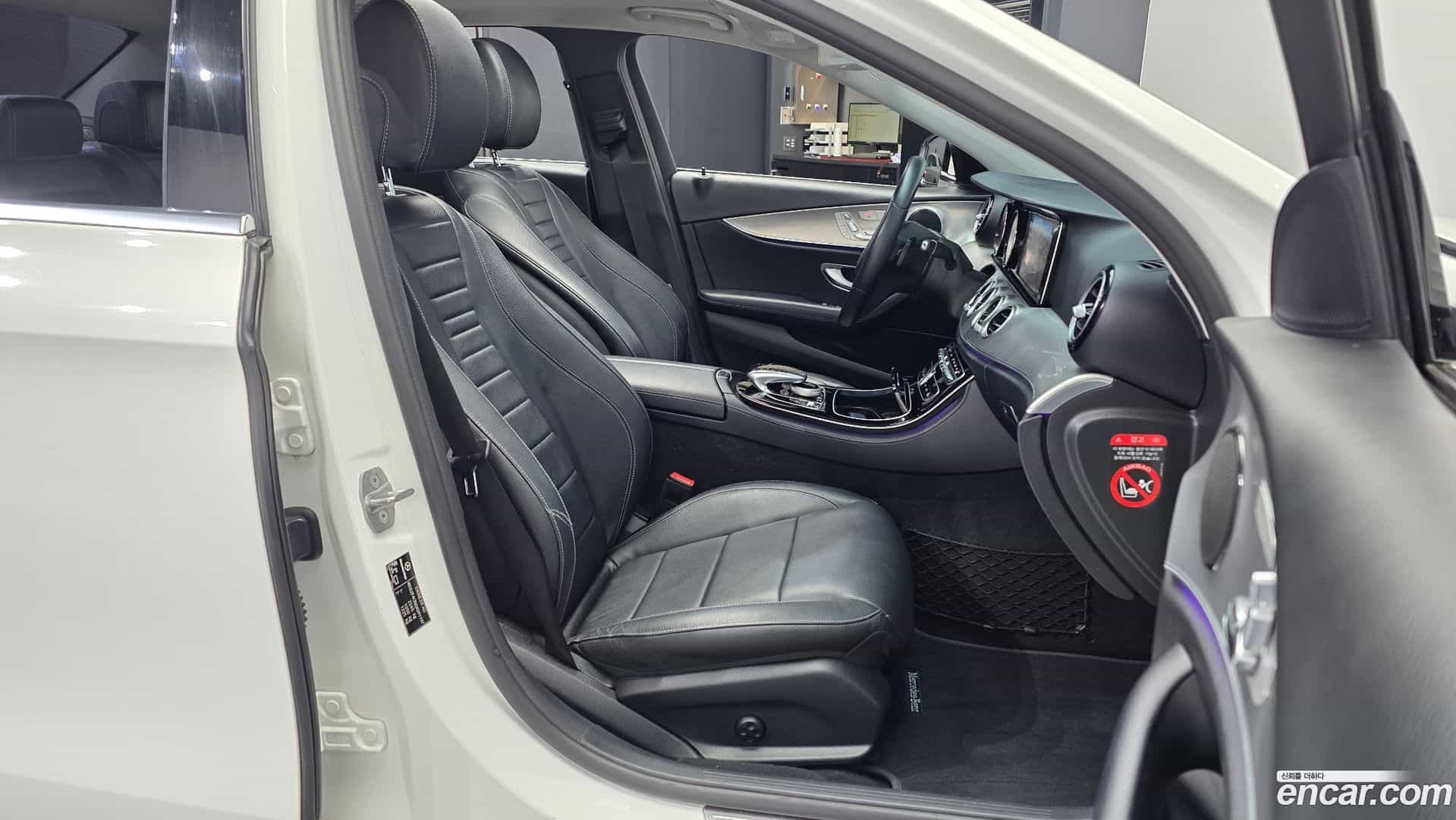 E-Class Mercedes-Benz 2018.1-OPTION-015