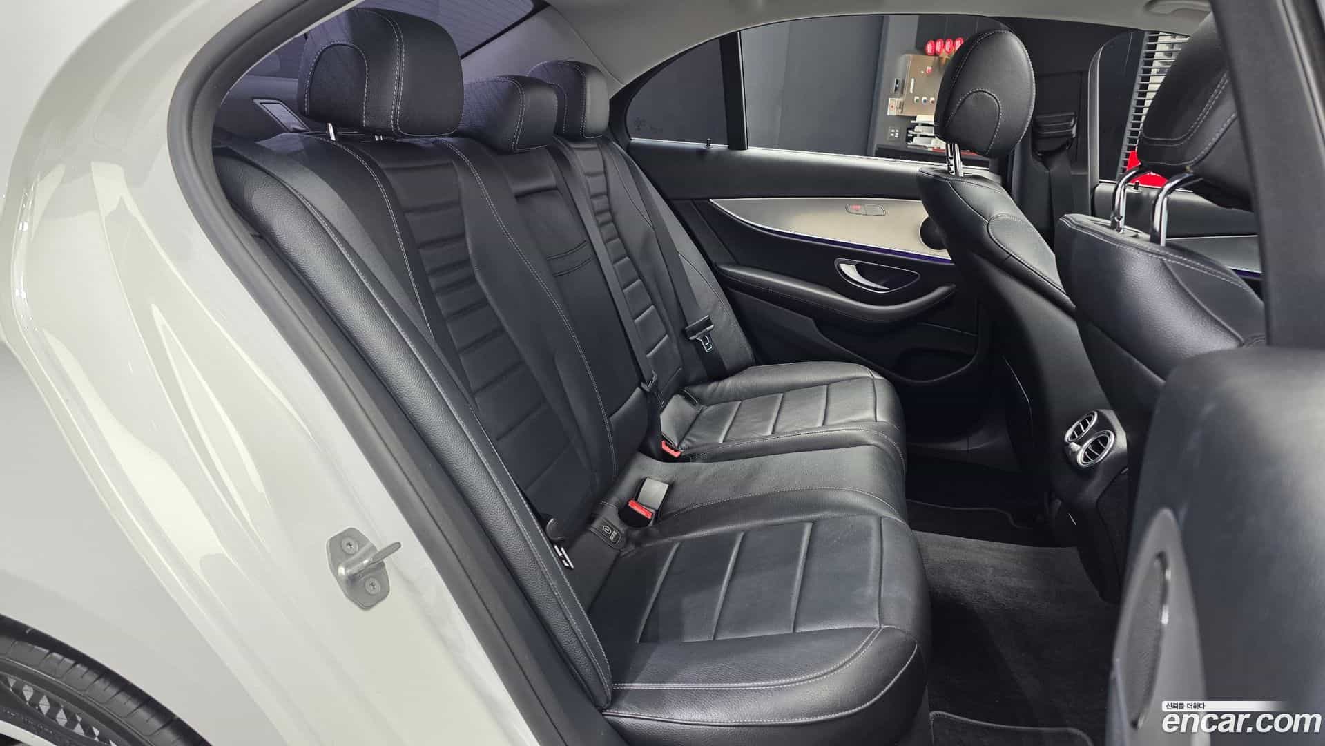 E-Class Mercedes-Benz 2018.1-OPTION-016