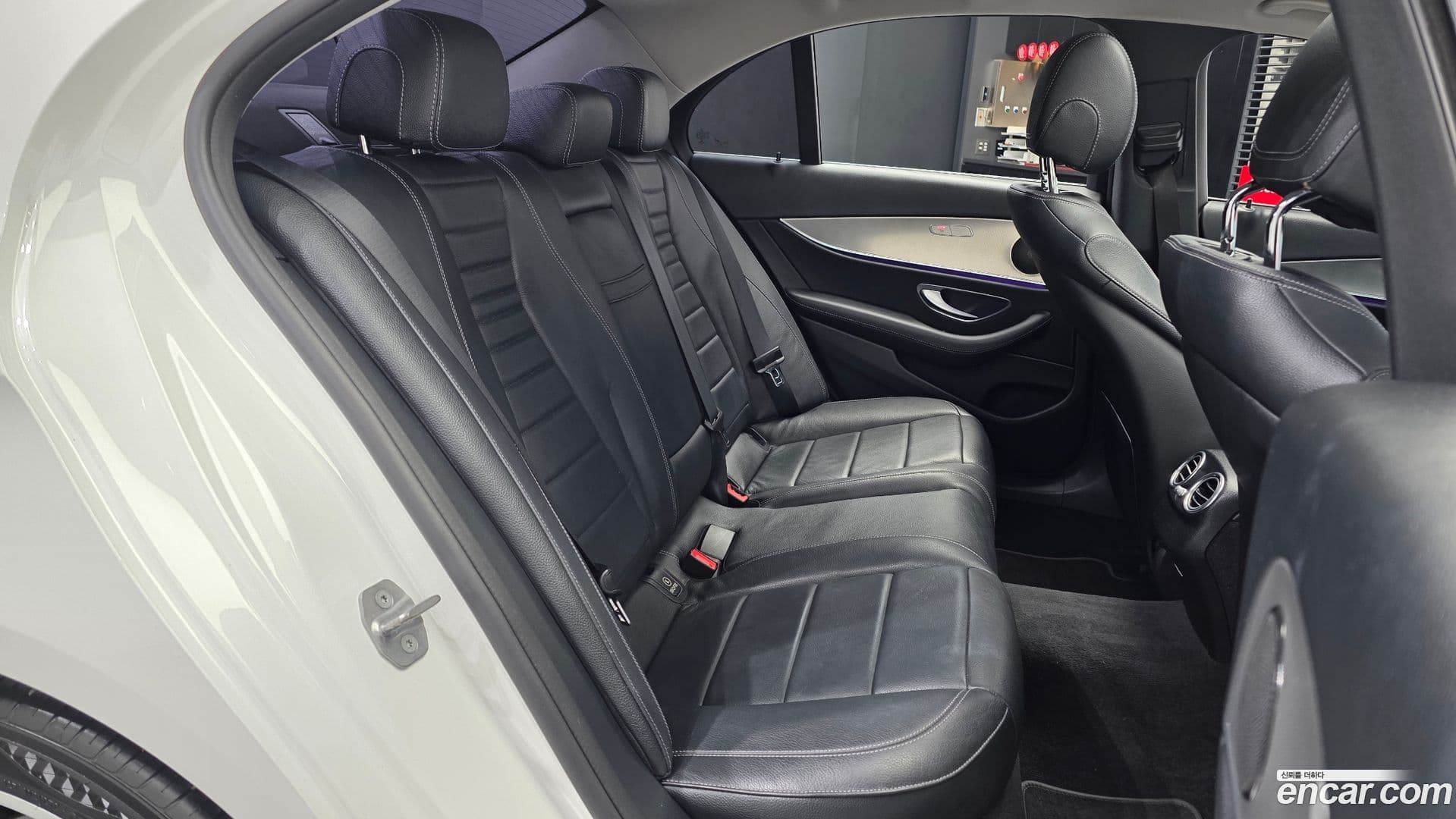 Main__Slider__Photo:E-Class Mercedes-Benz 2018.1-11