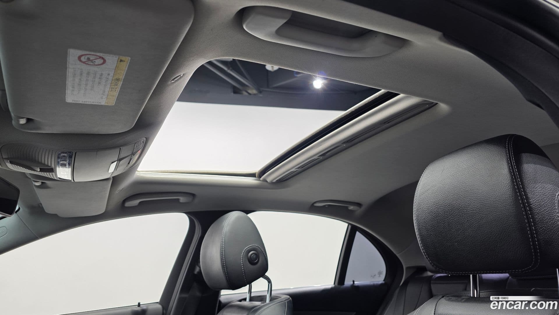 Main__Slider__Photo:E-Class Mercedes-Benz 2018.1-16