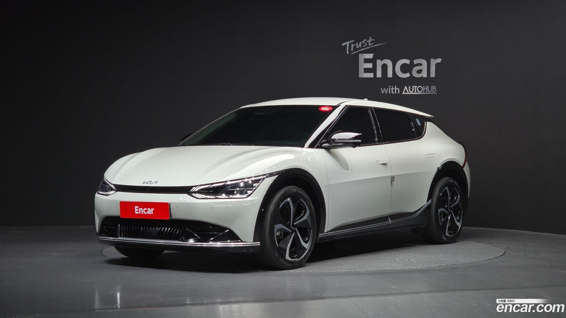 Main__Slider__Photo:EV6 Kia 2022.6-0