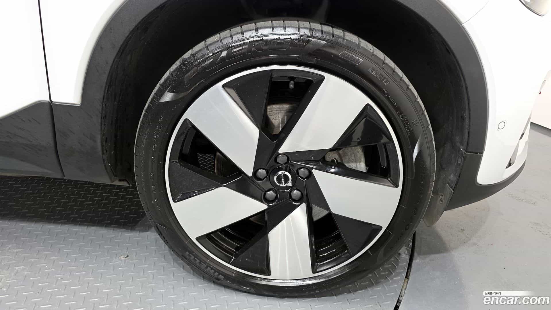 XC40 Volvo 2022.8-OUTER-005