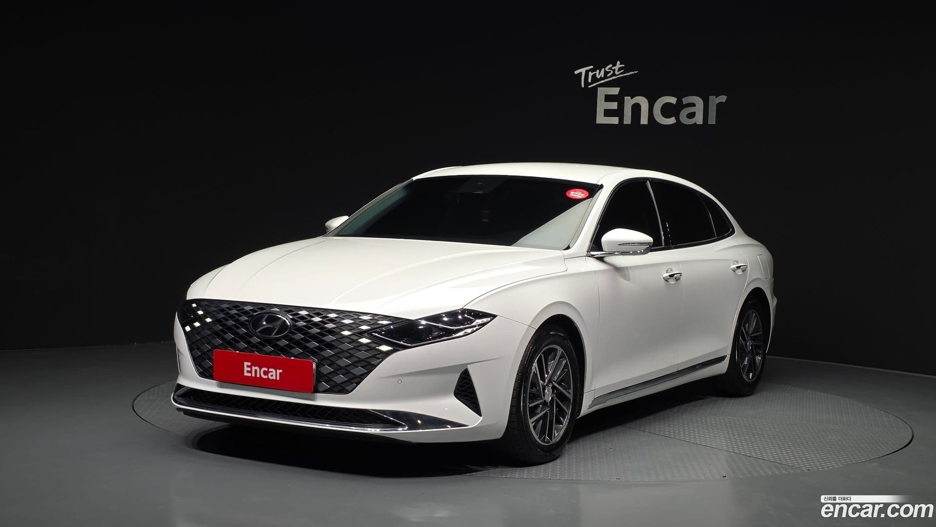 Main__Slider__Photo:Grandeur Hyundai 2020.5-0