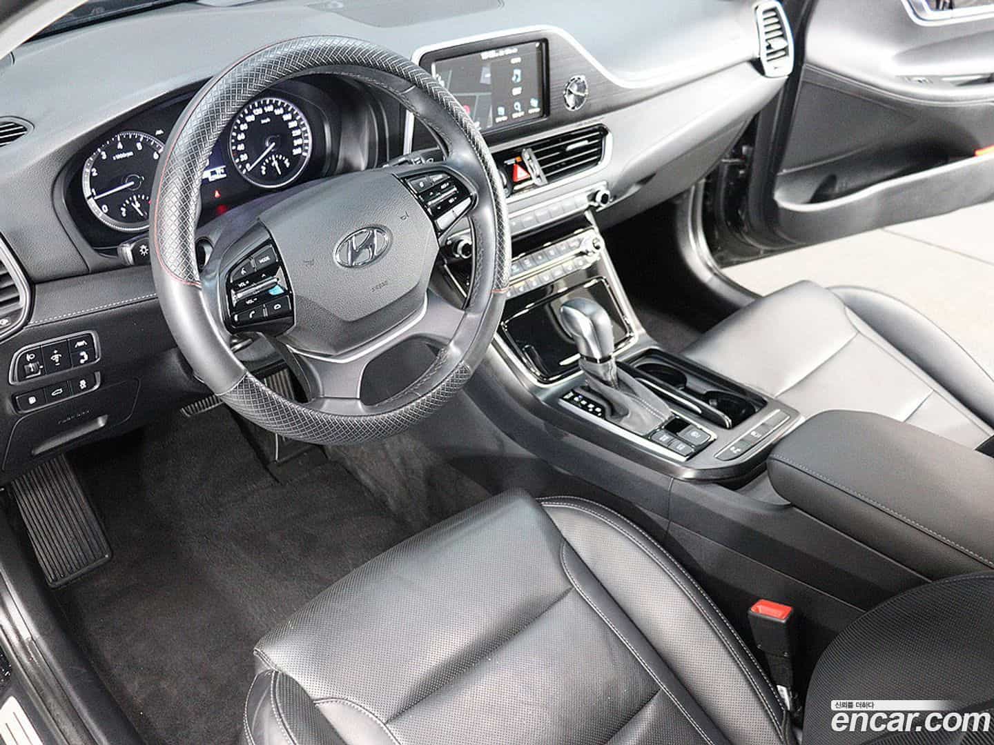 Grandeur Hyundai 2019.5-OPTION-020