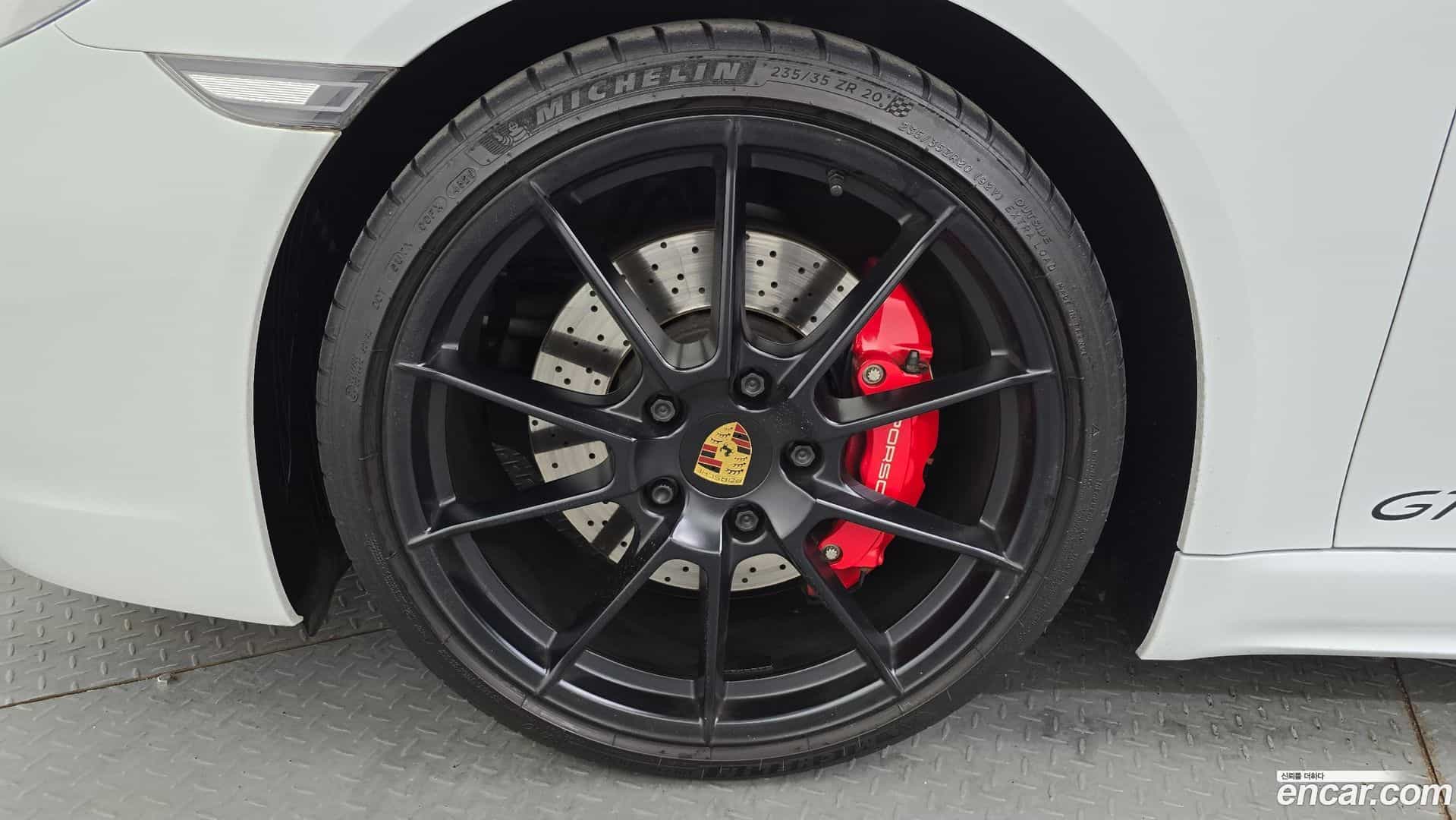 718 Porsche 2021.3-OUTER-005
