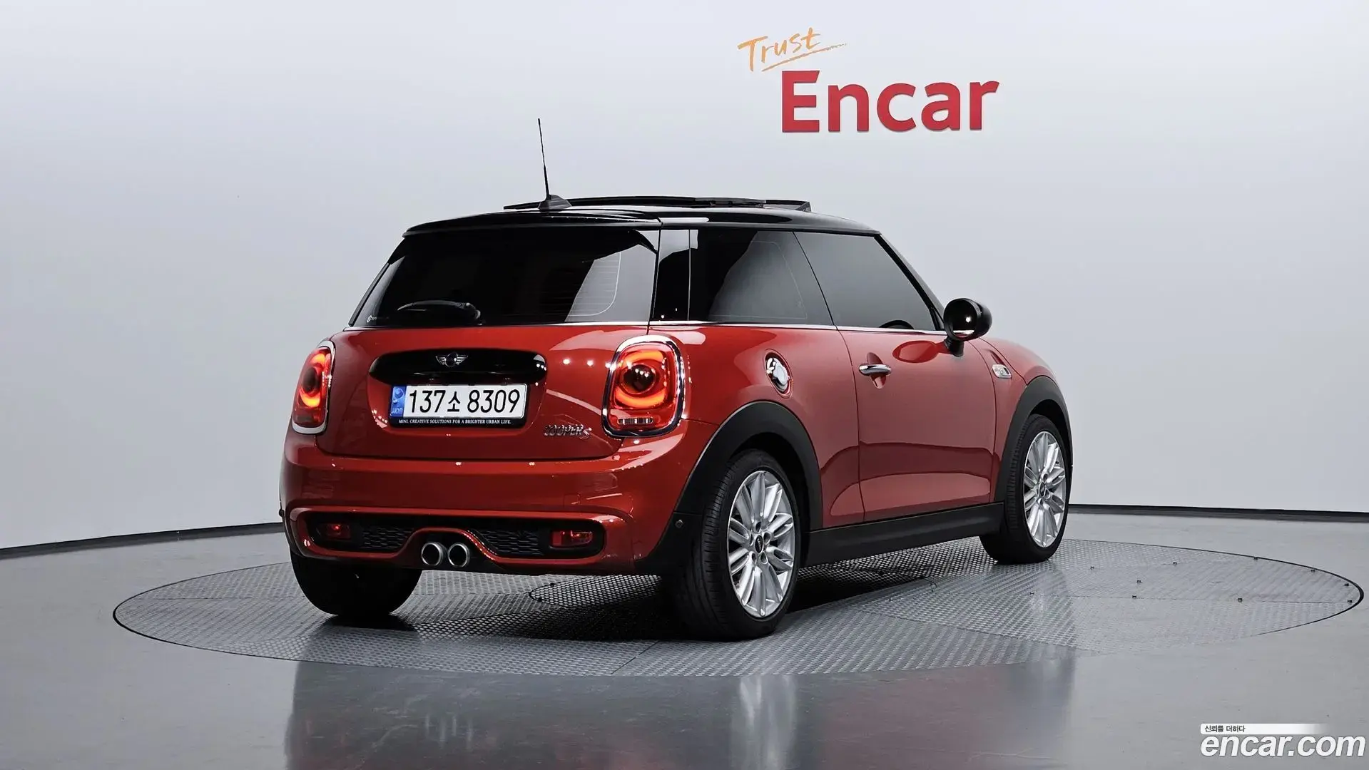 Main__Slider__Photo:Cooper Mini 2017.6-1