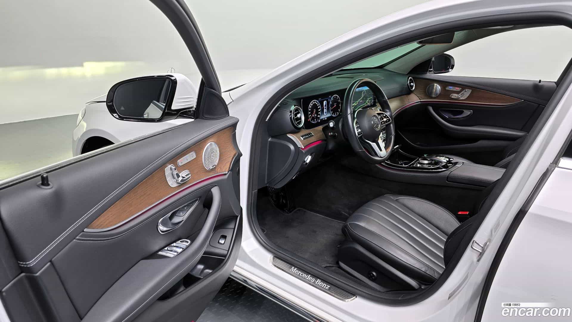 E-Class Mercedes-Benz 2020.6-OPTION-015