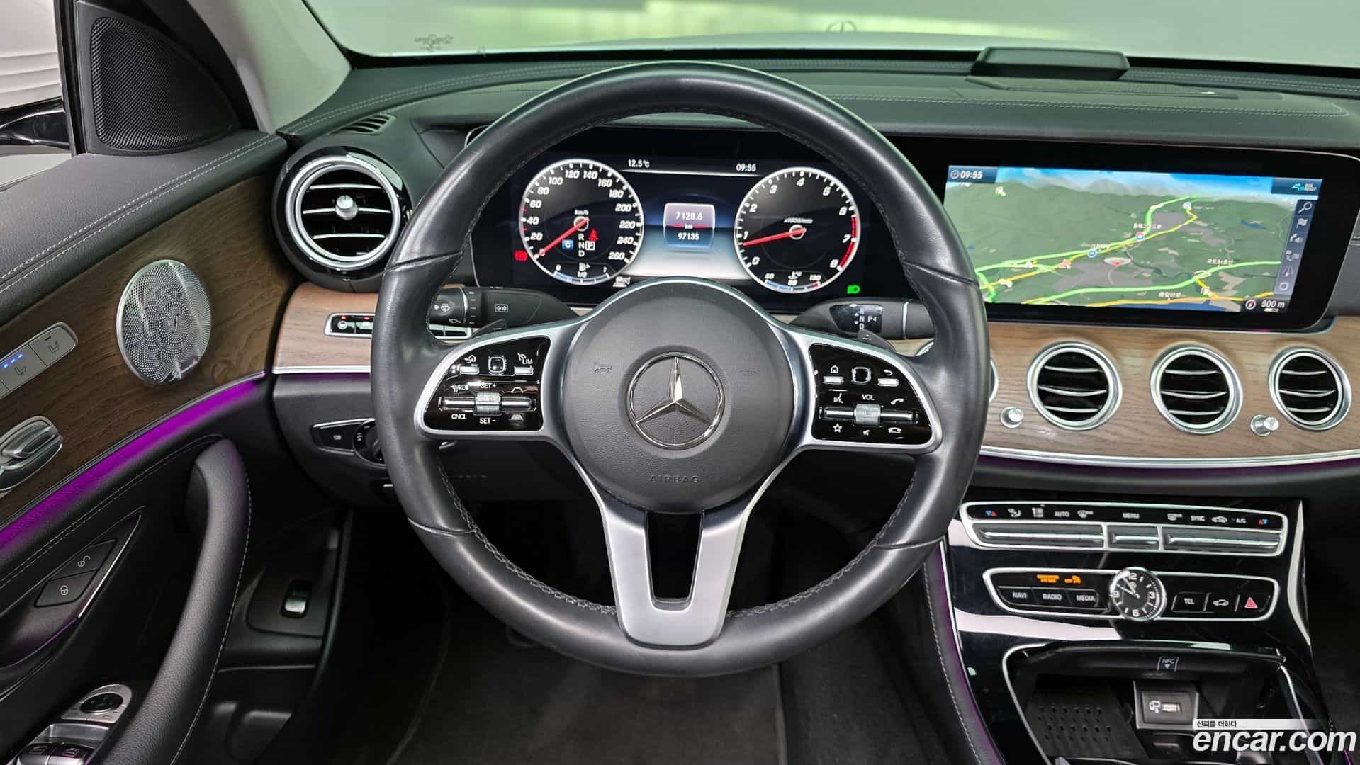 E-Class Mercedes-Benz 2020.6-OPTION-017