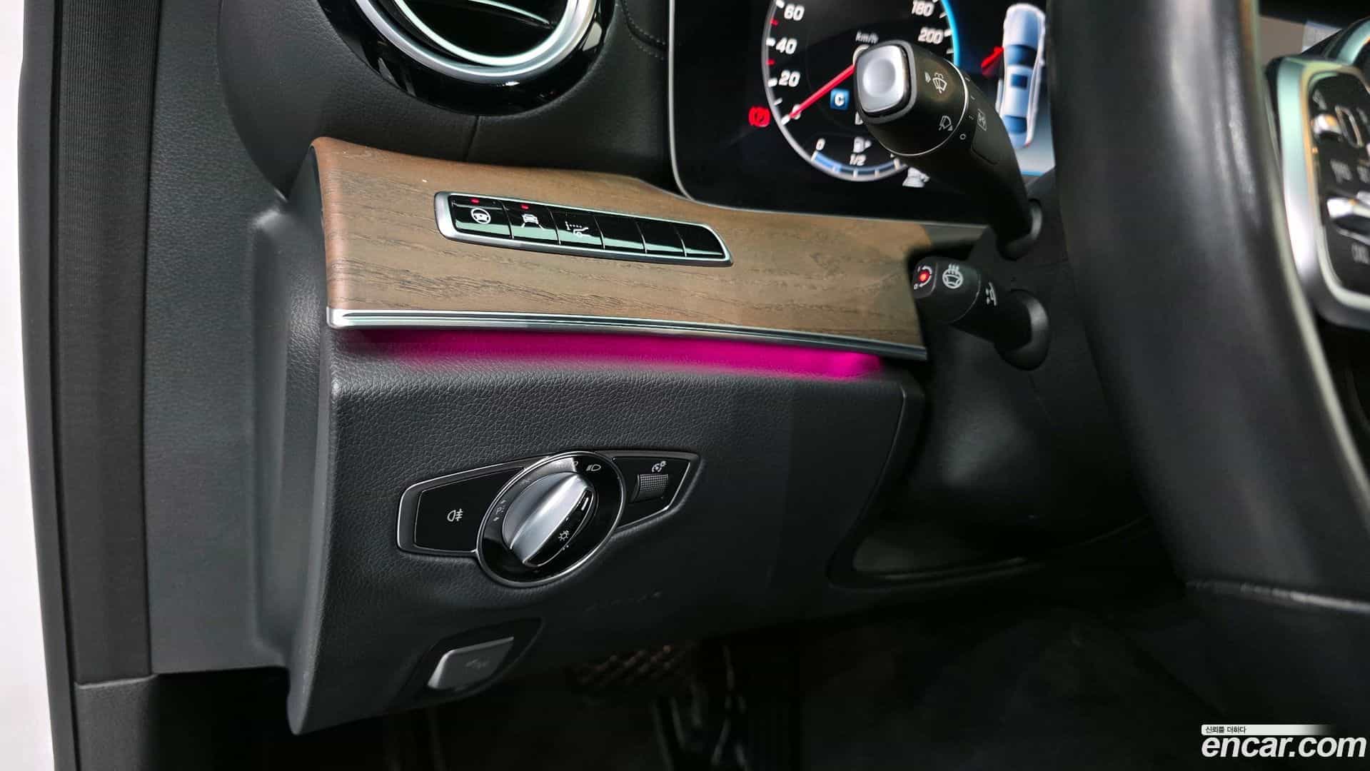 E-Class Mercedes-Benz 2020.6-OPTION-020