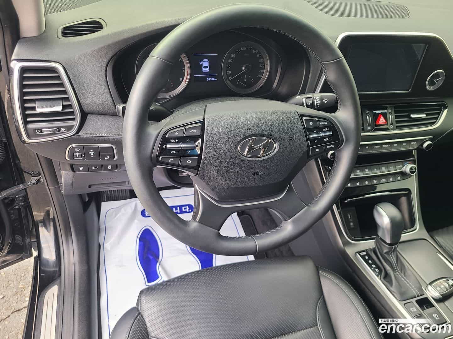 Grandeur Hyundai 2017.2-INNER-008