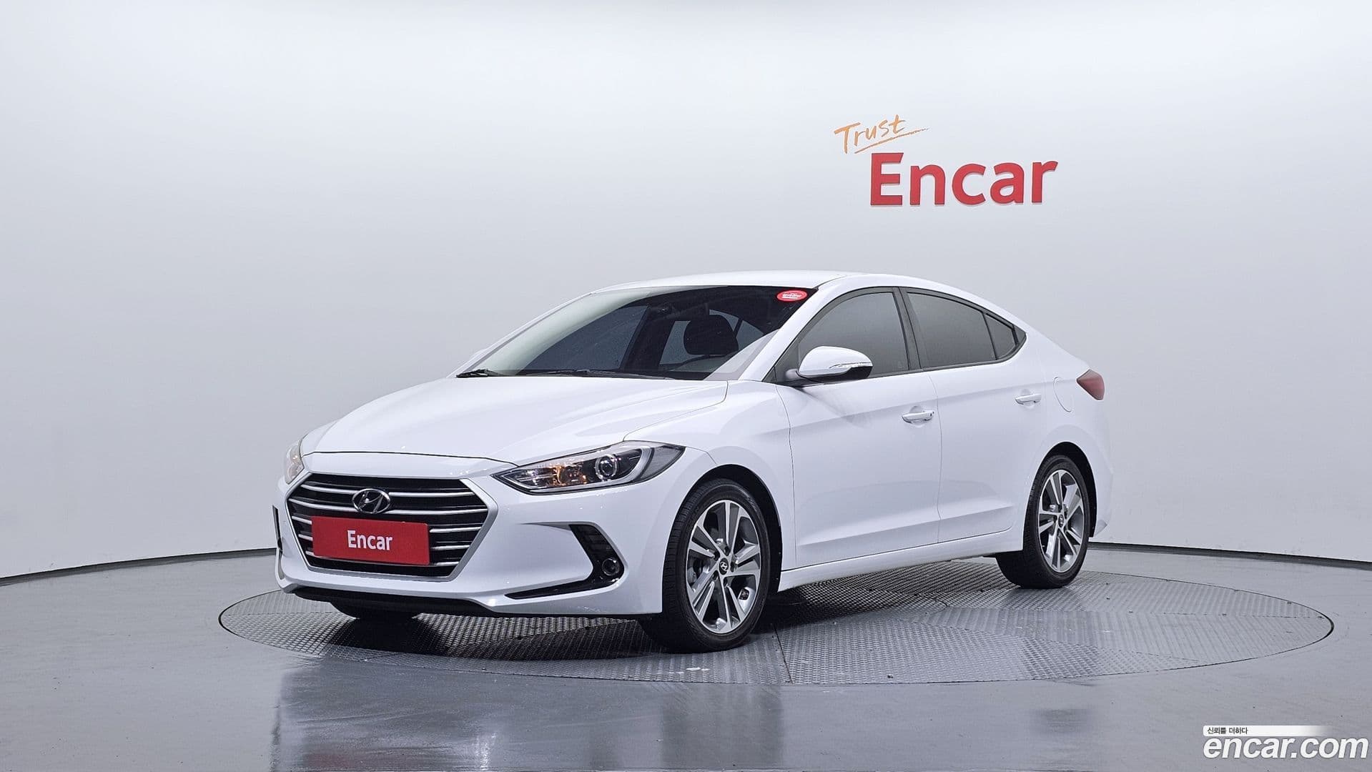 Main__Slider__Photo:AVANTE Hyundai 2017.10-0