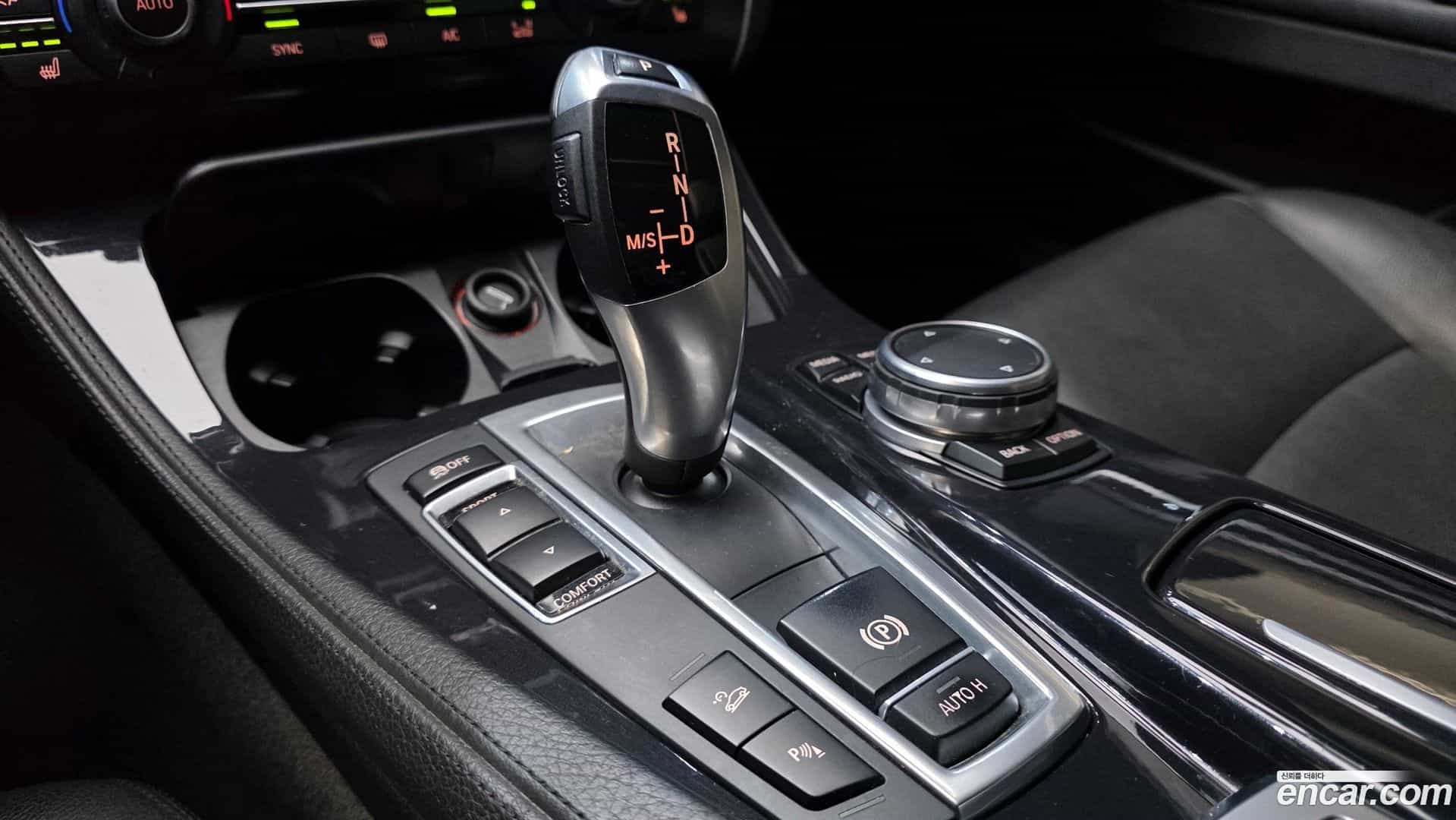 5-Series BMW 2015.3-INNER-009