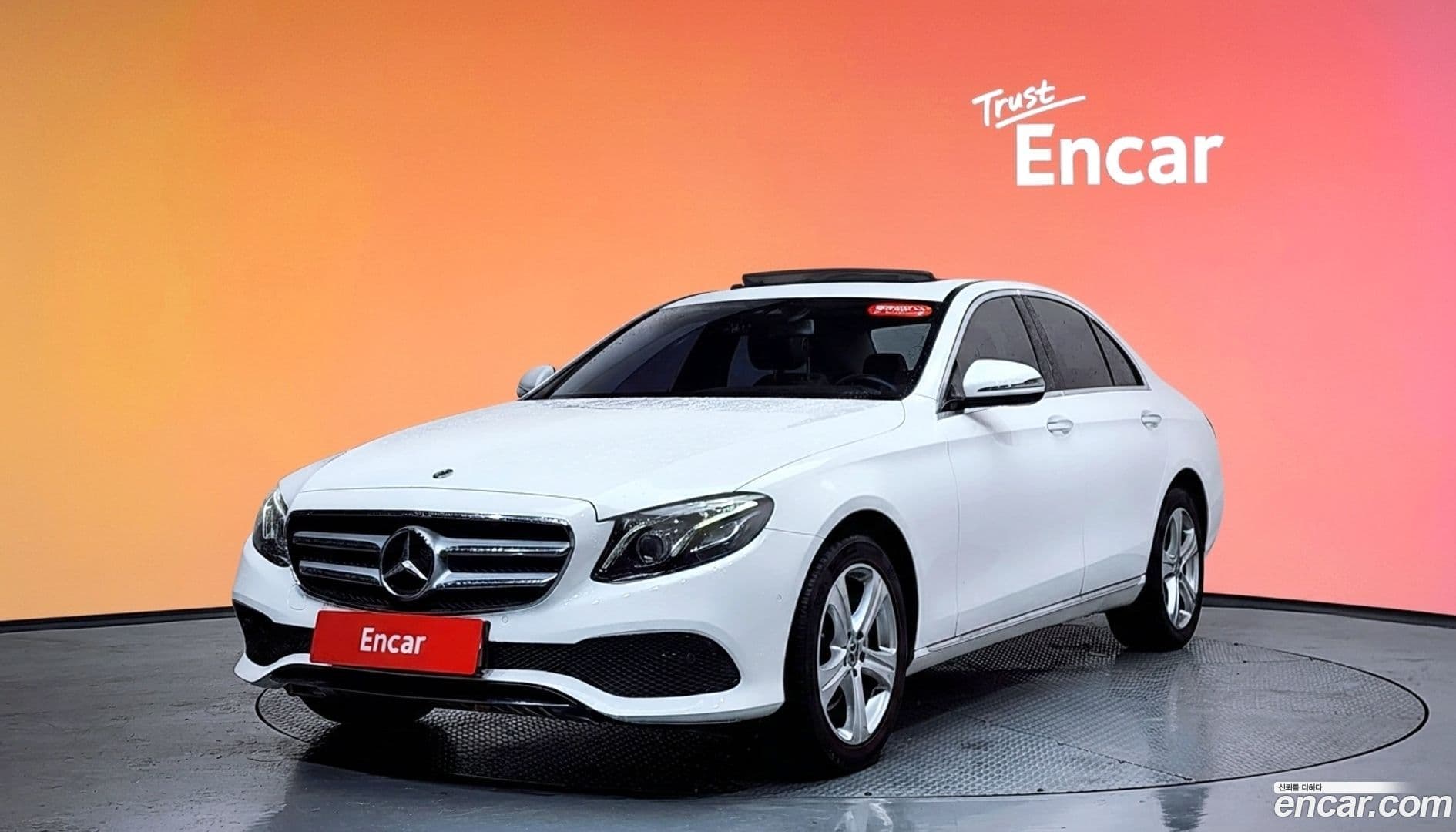 Main__Slider__Photo:E-Class Mercedes-Benz 2018.6-0
