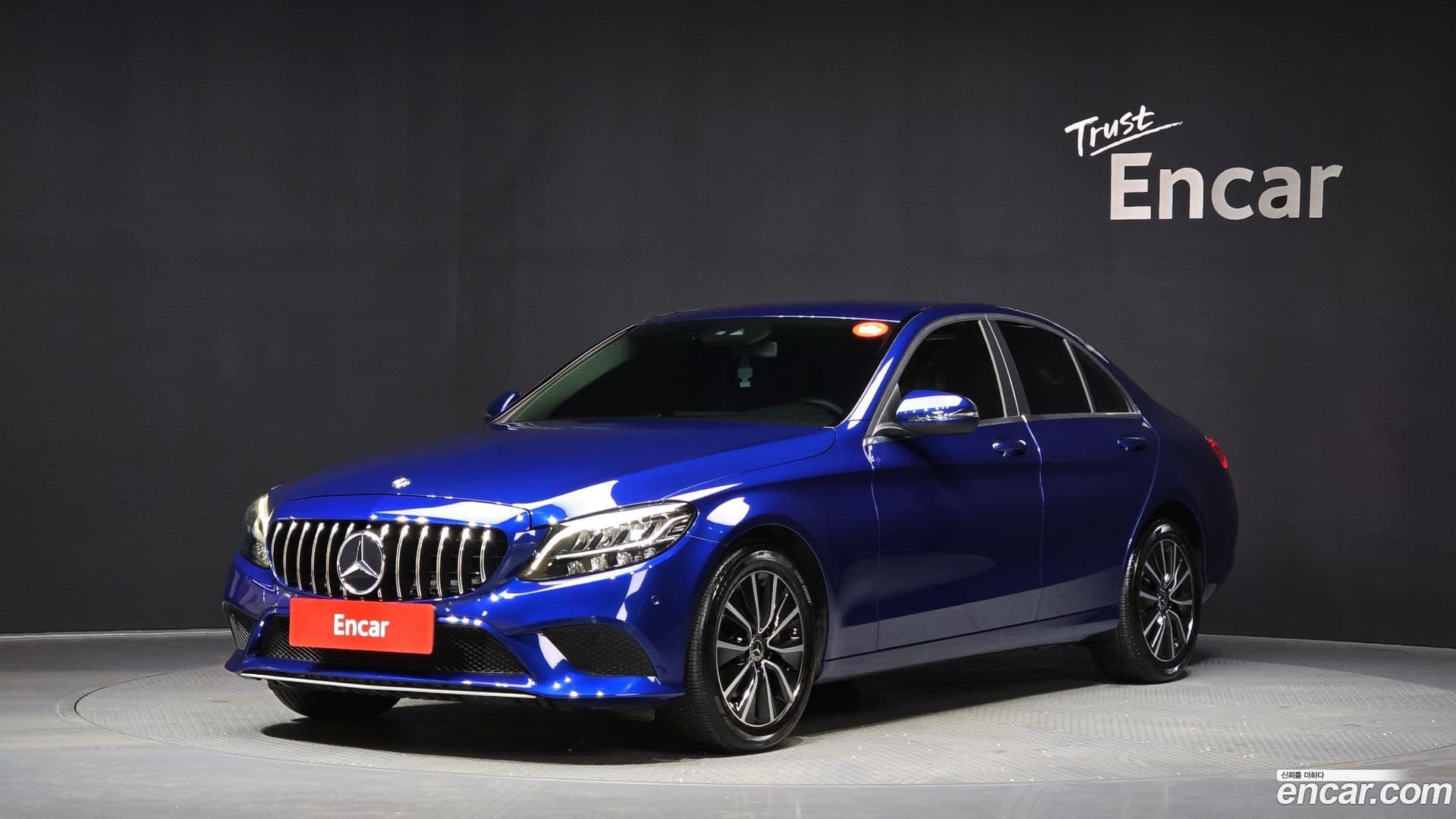 Main__Slider__Photo:C-Class Mercedes-Benz 2019.11-0