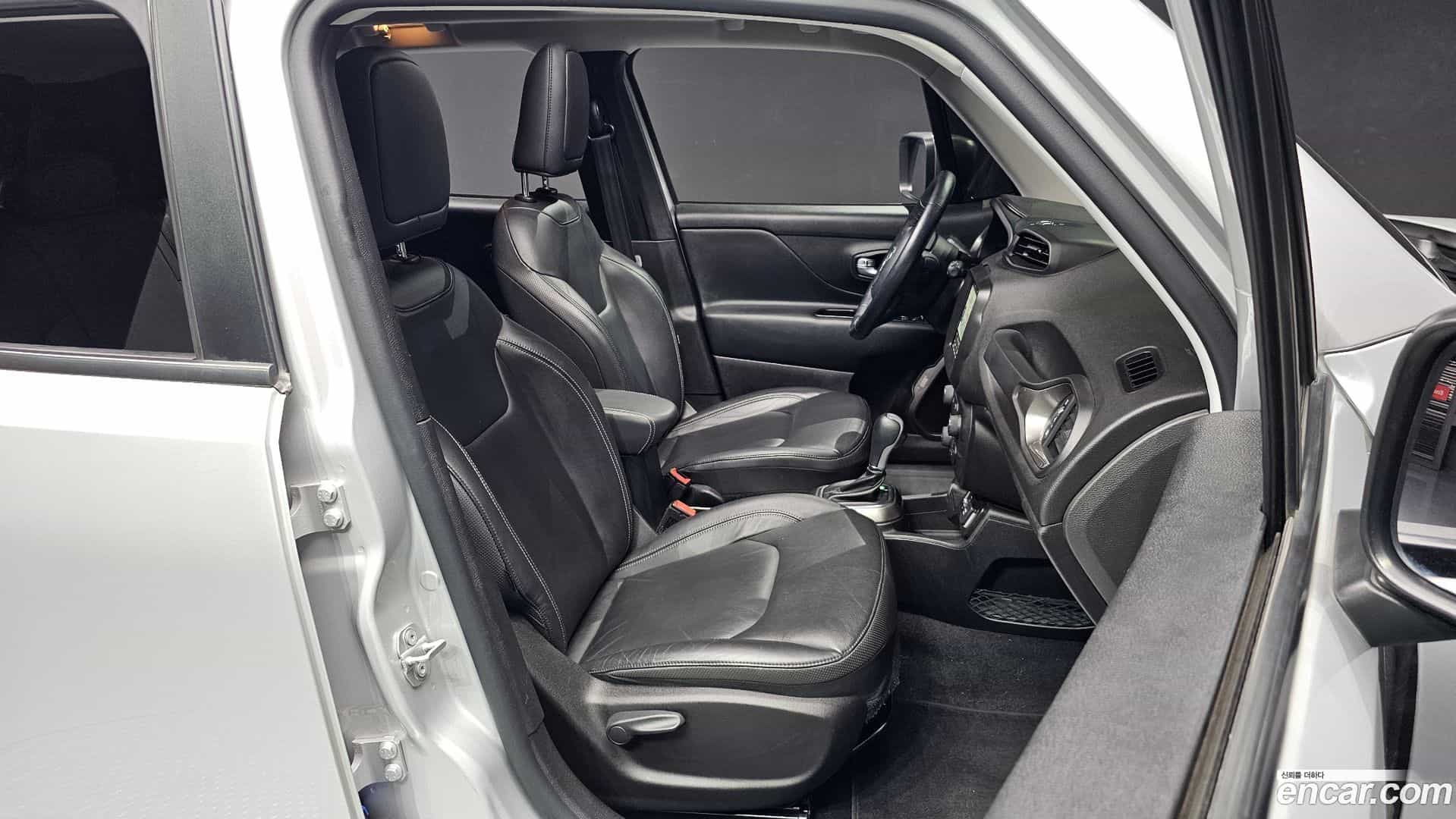 Renegade Jeep 2019.10-INNER-010