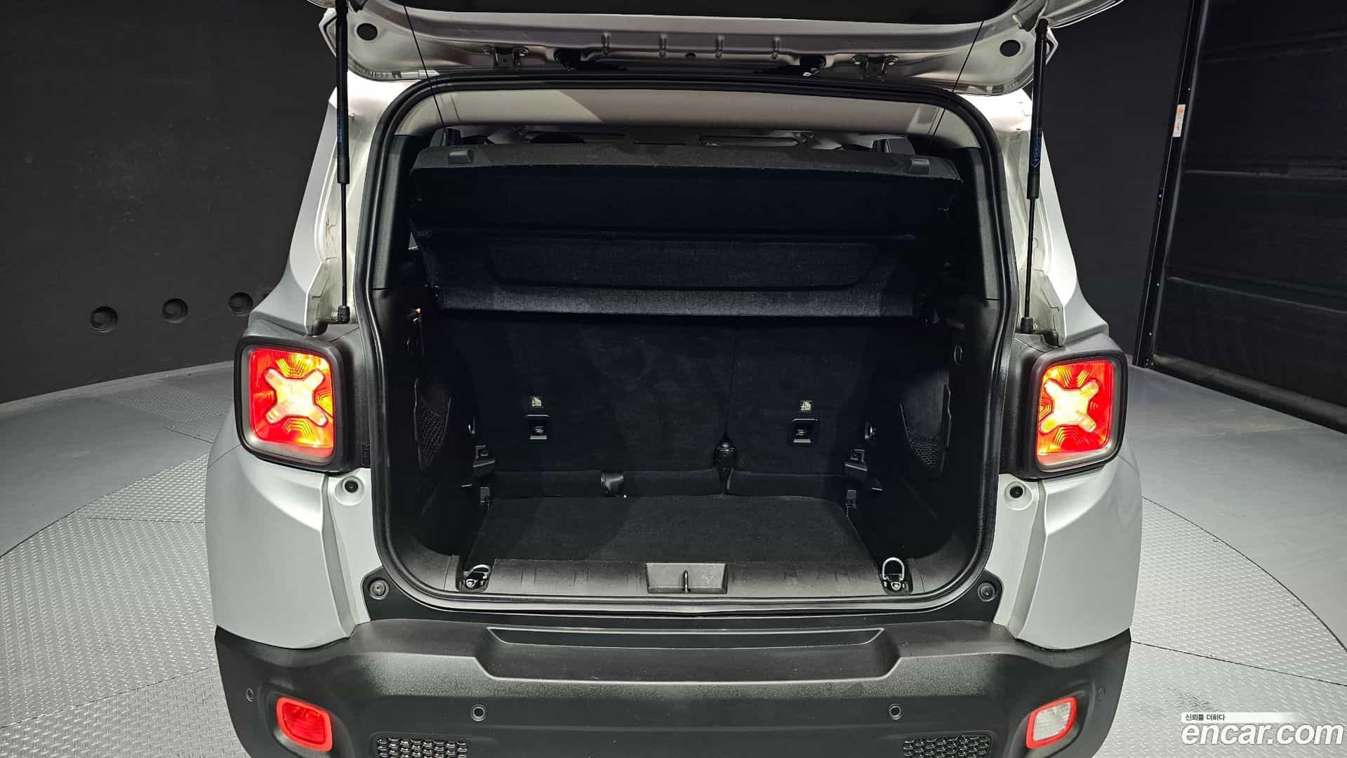 Renegade Jeep 2019.10-OPTION-024
