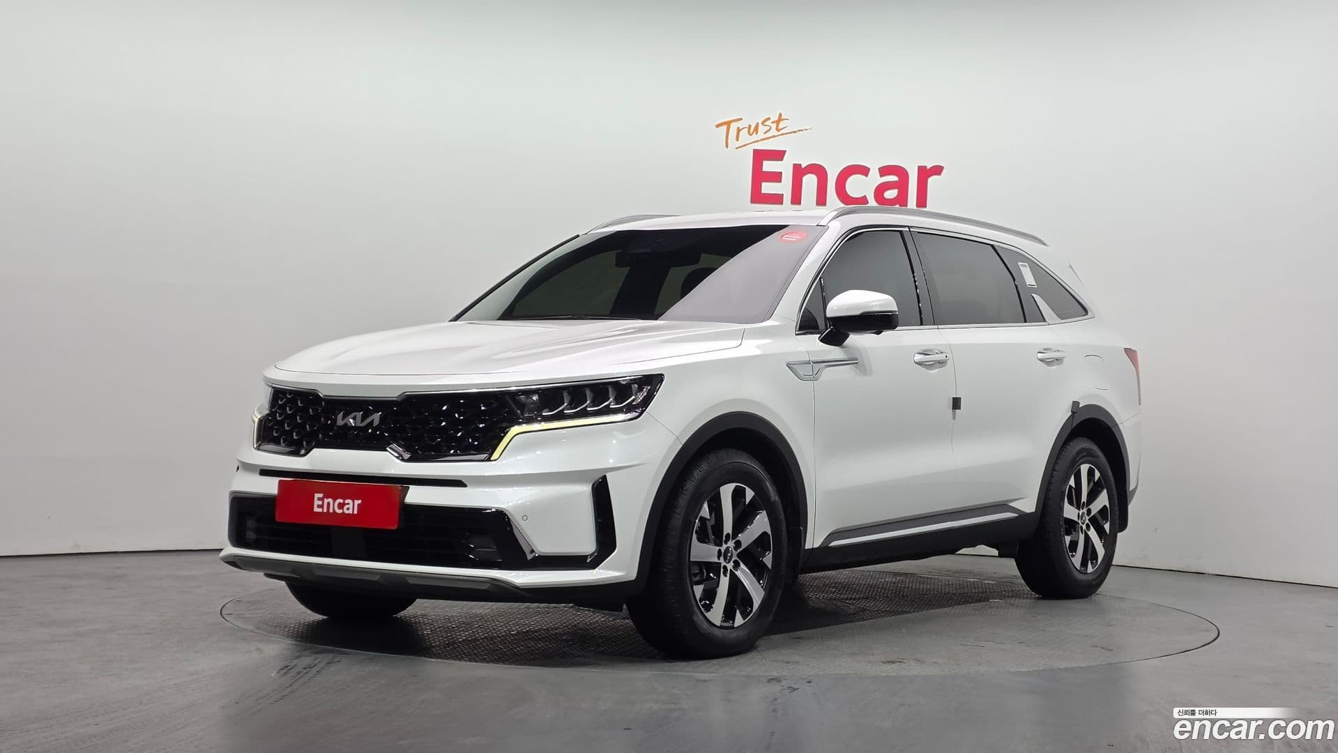 Main__Slider__Photo:Sorento Kia 2022.8-0