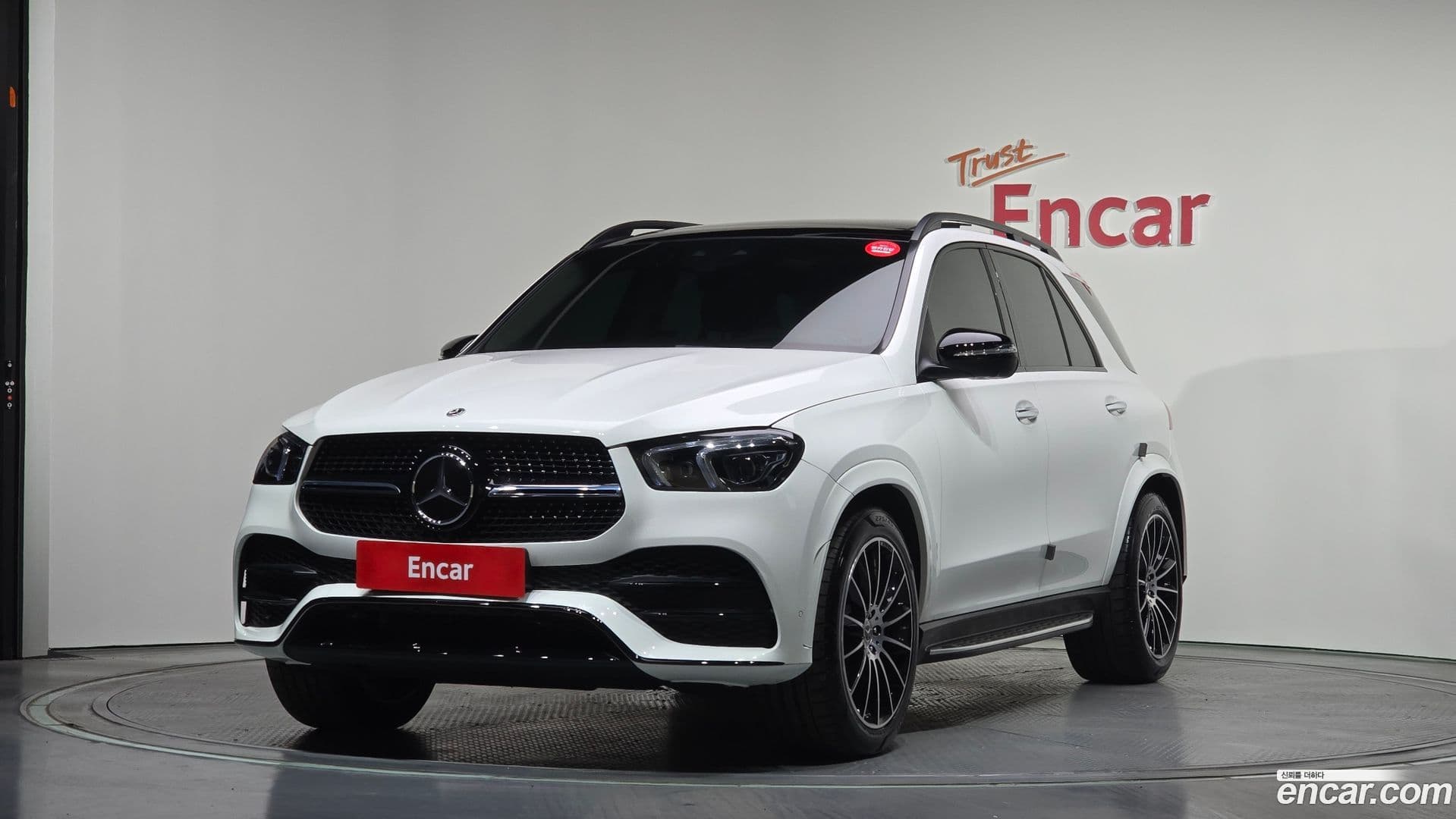 Main__Slider__Photo:GLE-Class Mercedes-Benz 2022.5-0