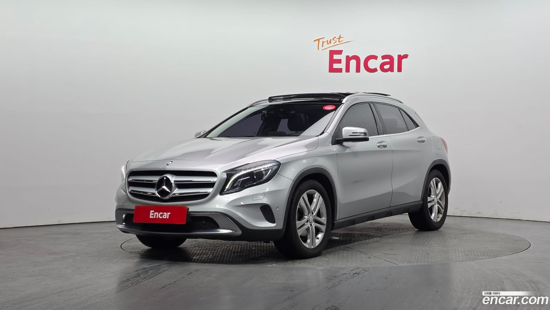 Main__Slider__Photo:GLA-Class Mercedes-Benz 2016.8-0