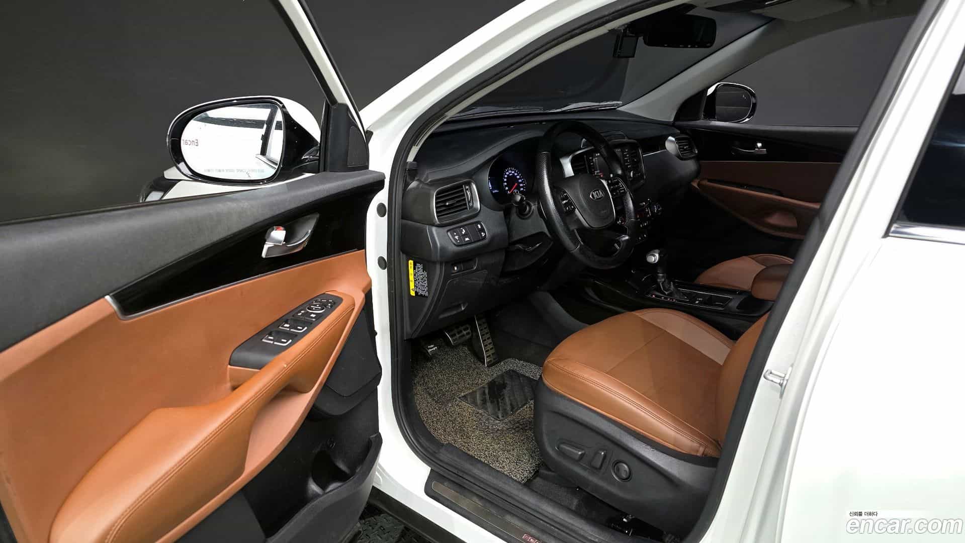 Sorento Kia 2019.6-INNER-010