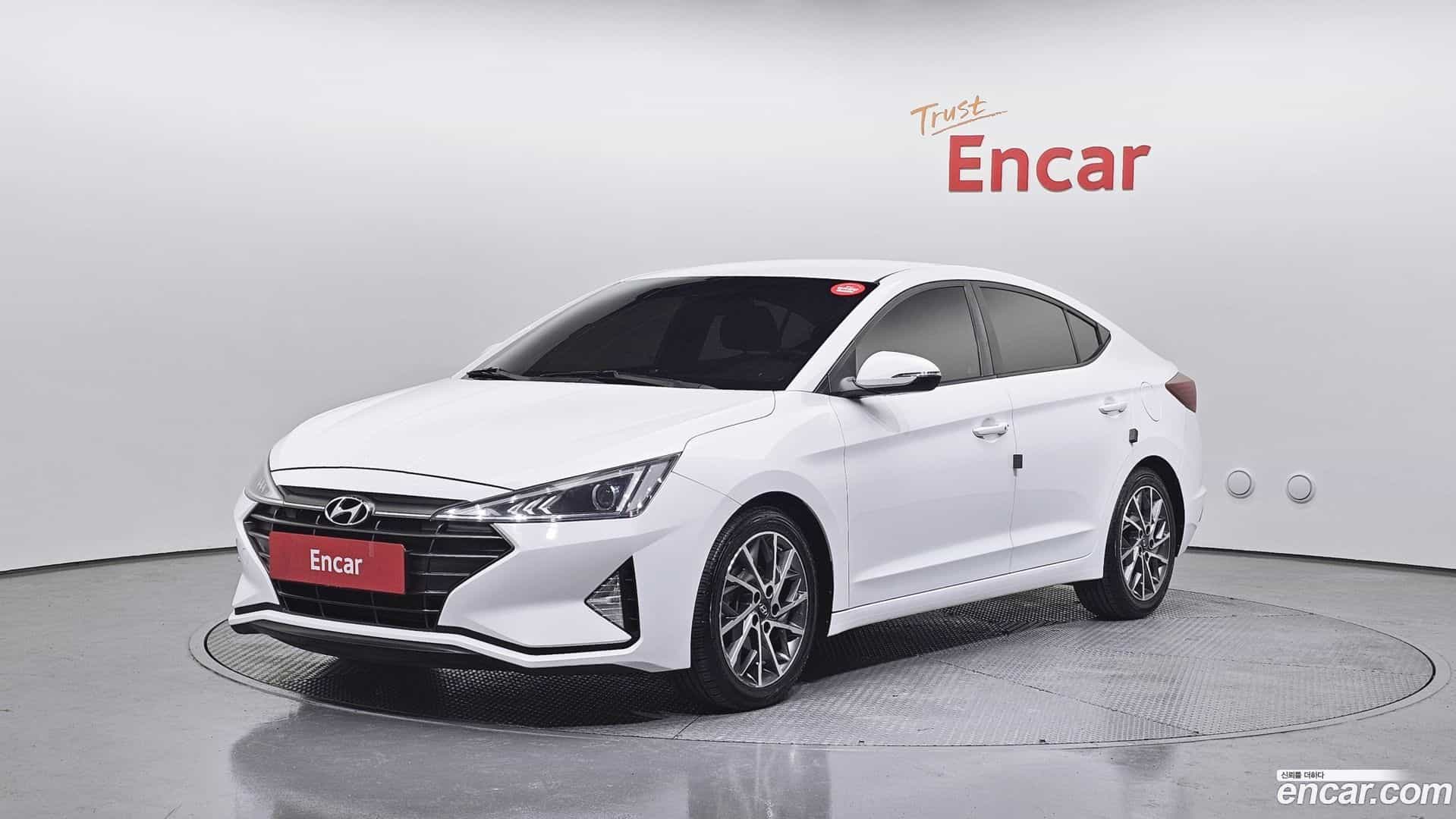 AVANTE Hyundai 2019.6-OUTER-001