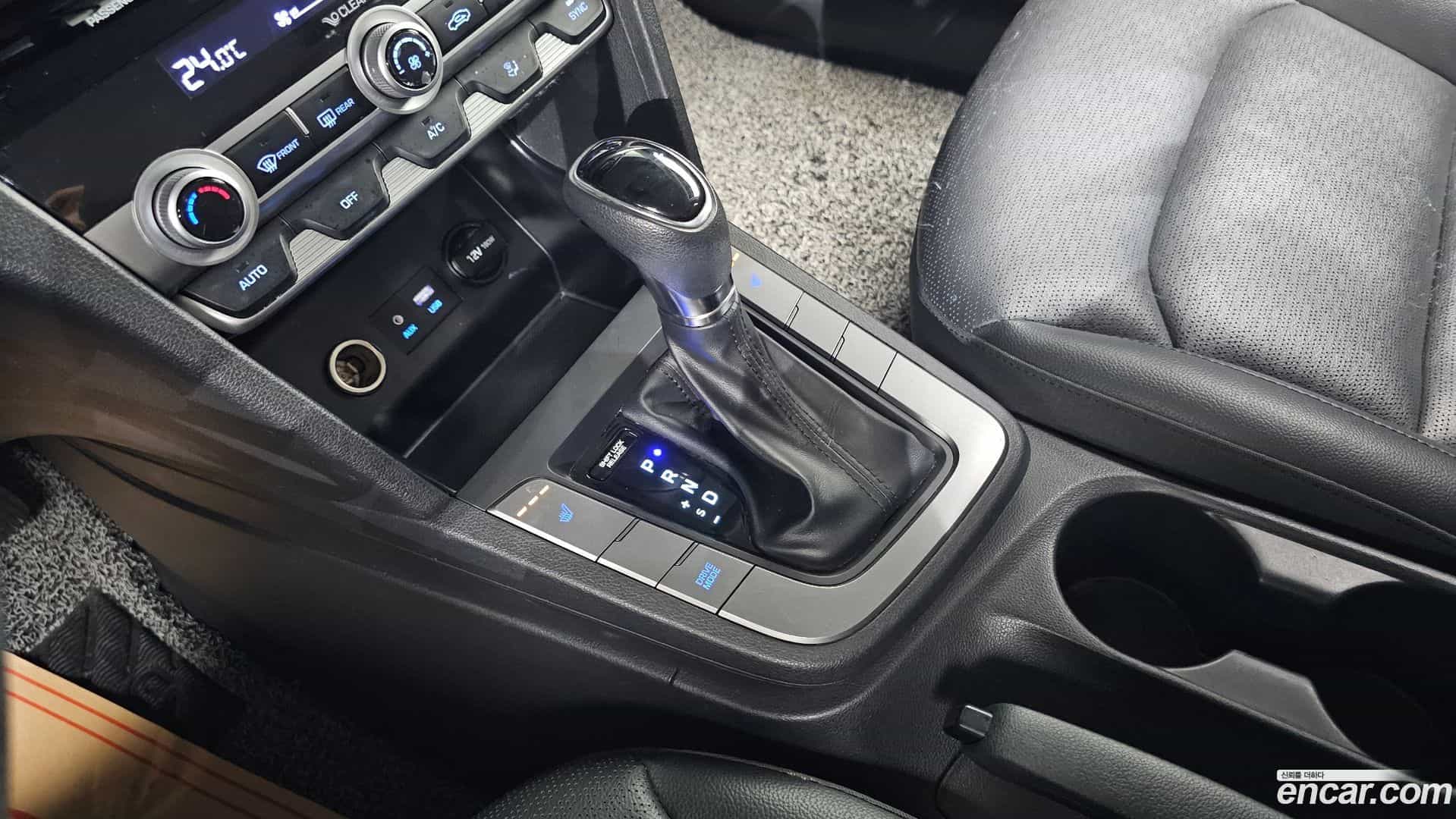 AVANTE Hyundai 2019.6-INNER-009