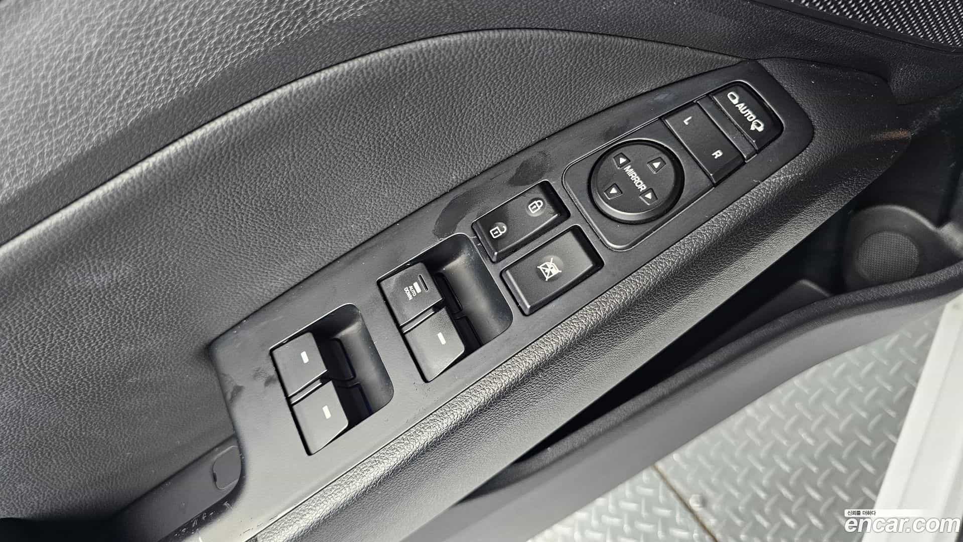 AVANTE Hyundai 2019.6-OPTION-018