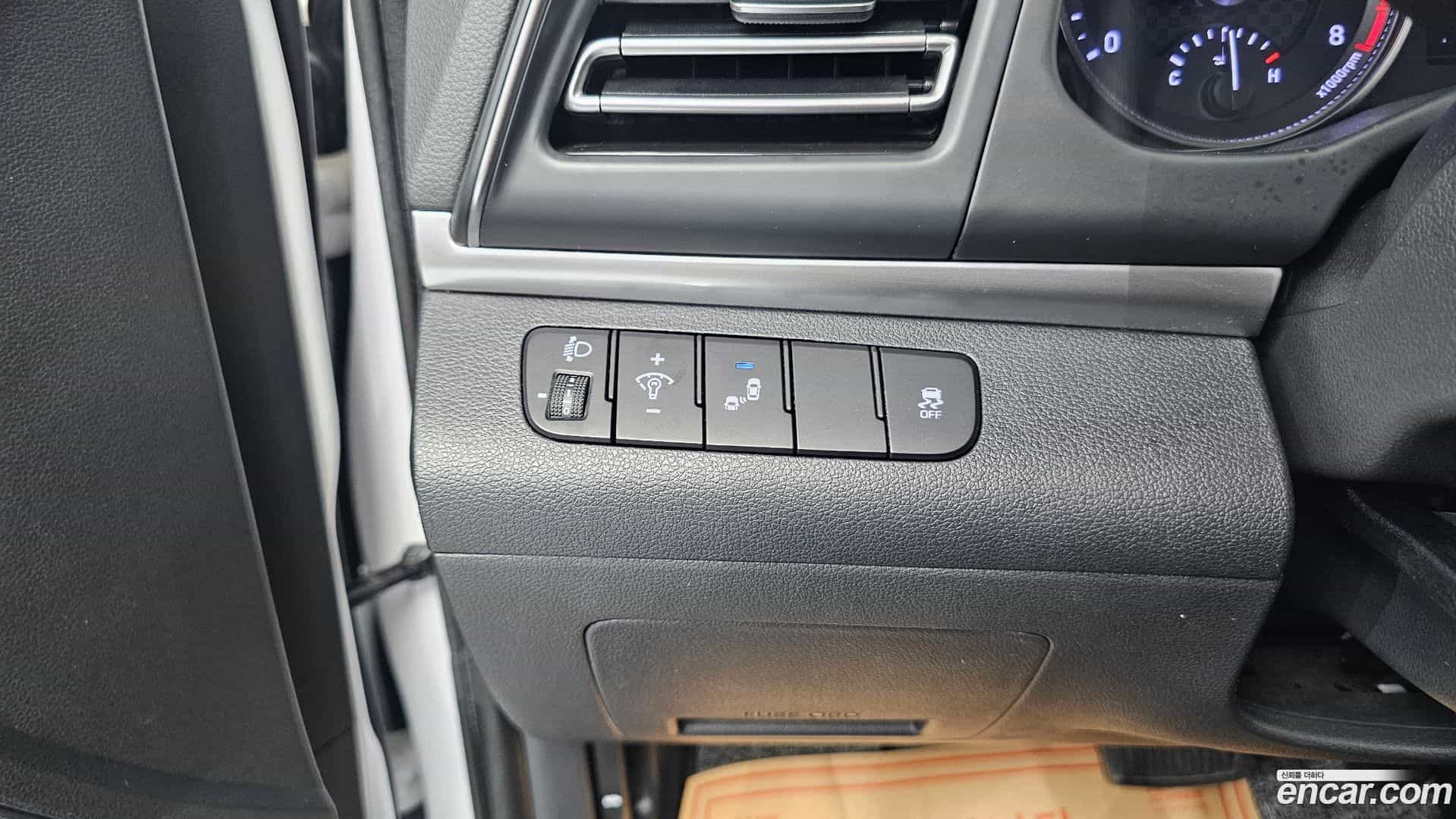 AVANTE Hyundai 2019.6-OPTION-019