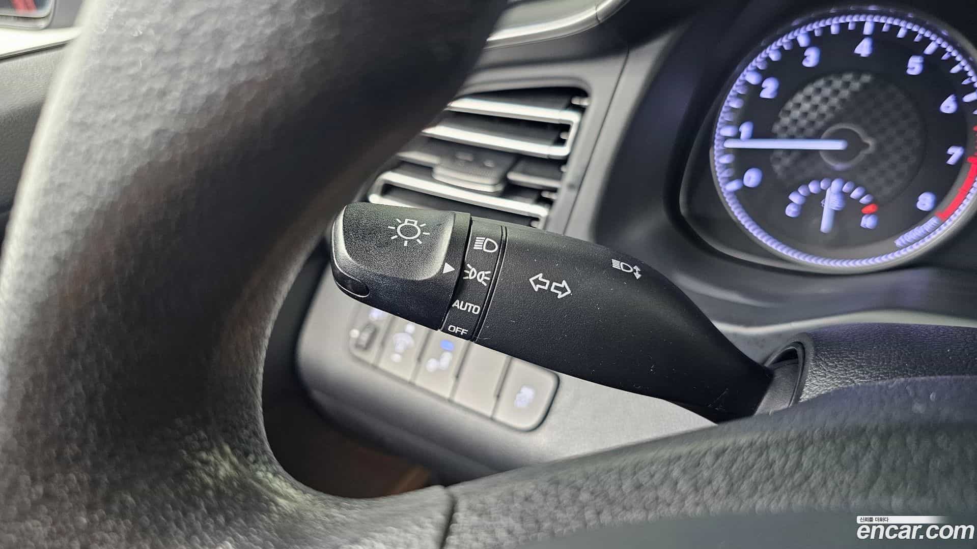 AVANTE Hyundai 2019.6-OPTION-020