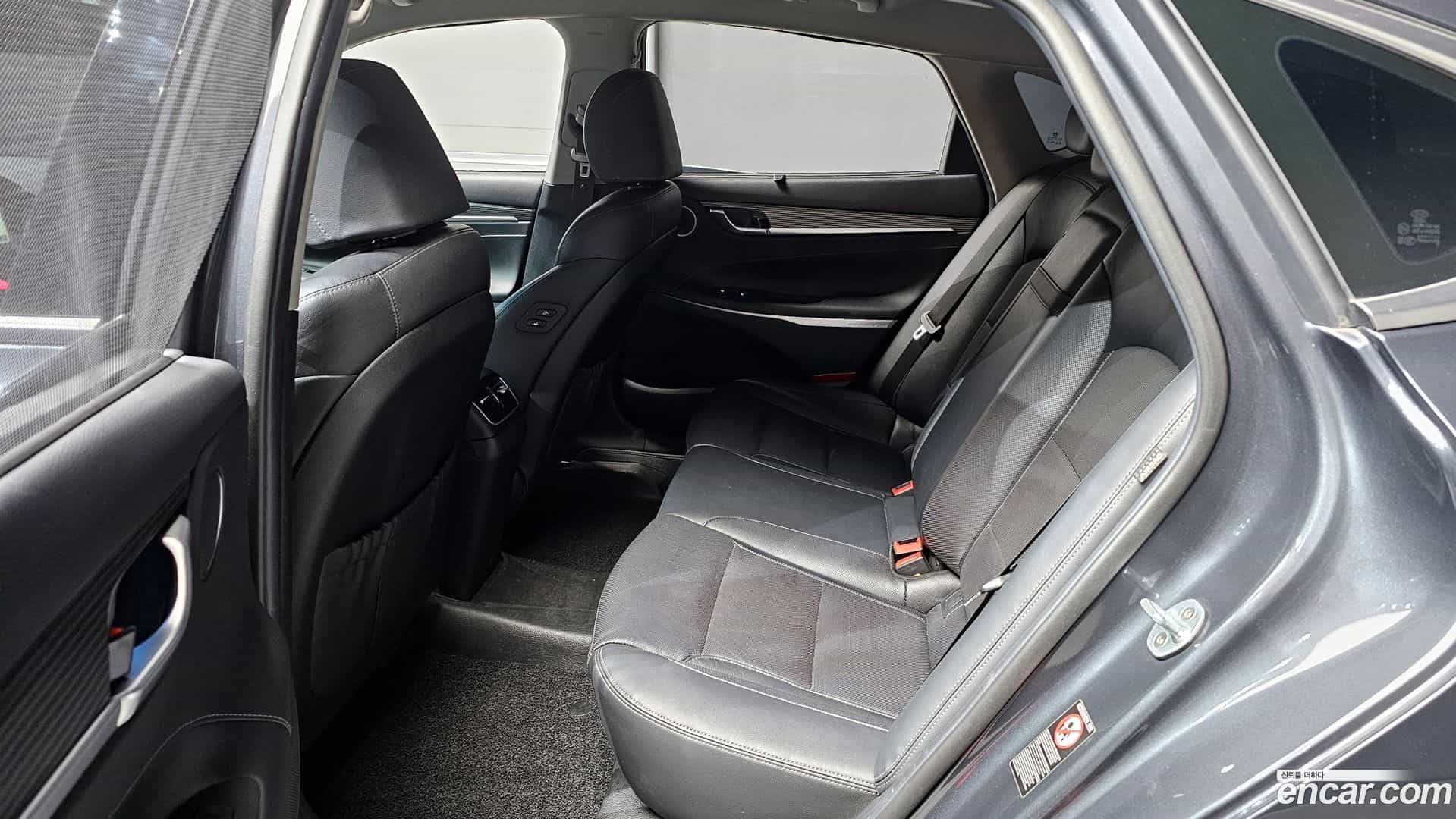 Grandeur Hyundai 2018.0-OPTION-017
