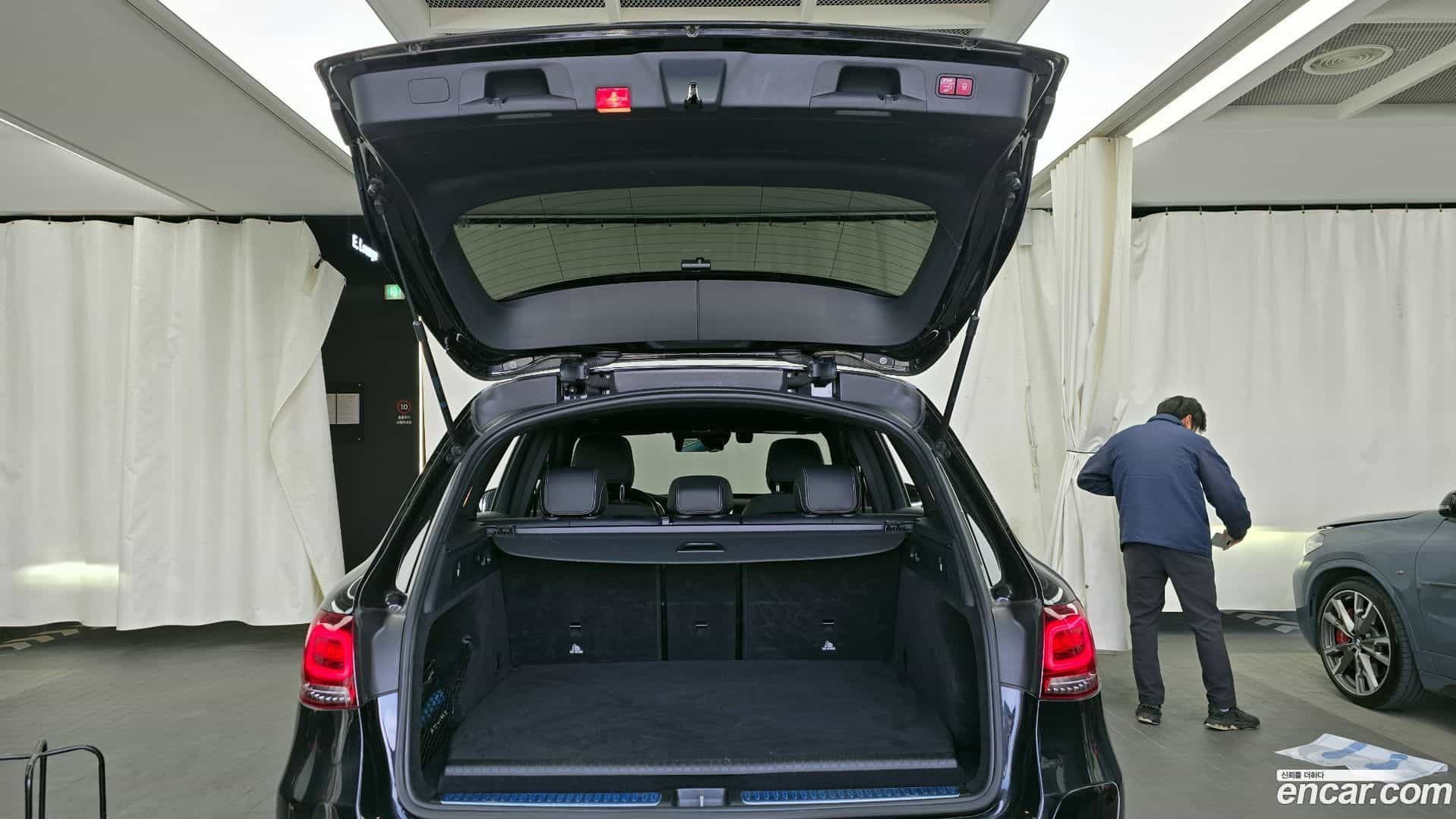 GLC-Class Mercedes-Benz 2021.1-OPTION-024