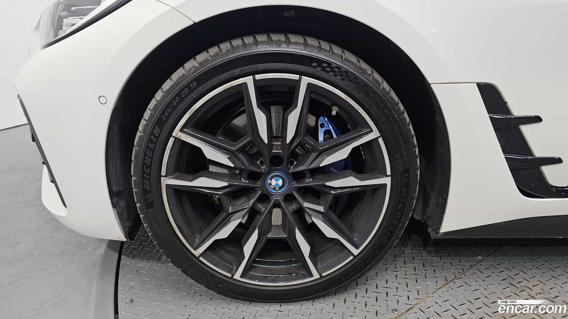 i4 BMW 2024.1-OUTER-005