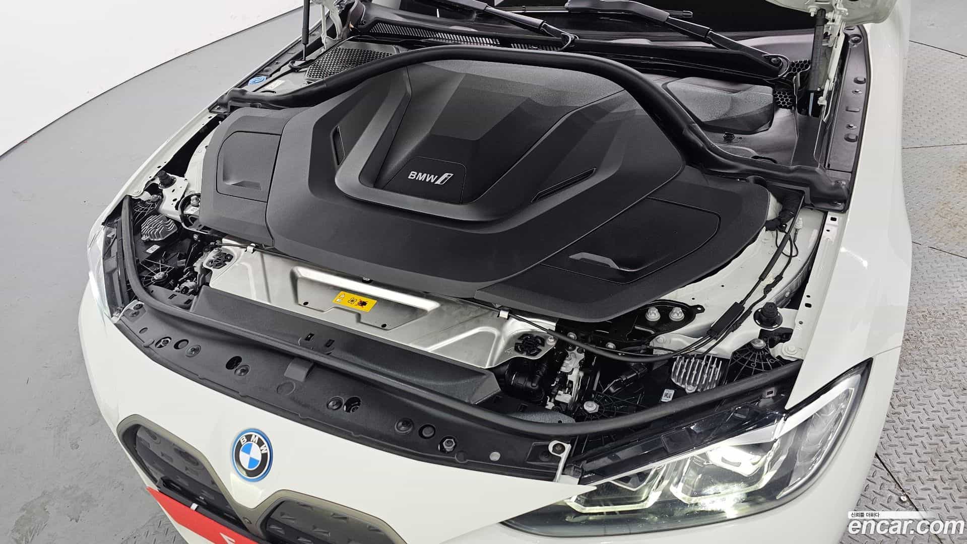 i4 BMW 2024.1-OUTER-006