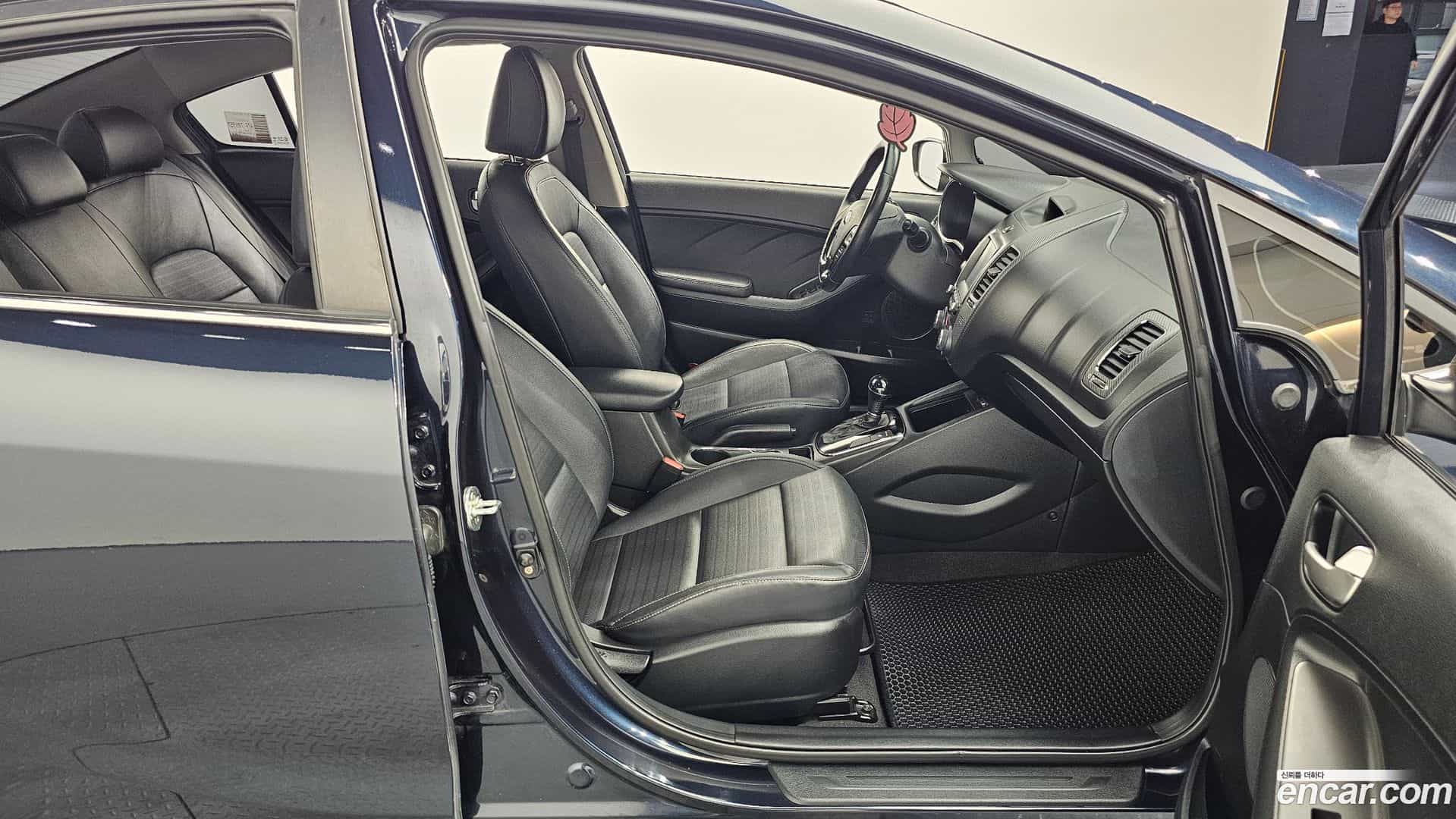 K3 Kia 2017.1-INNER-010