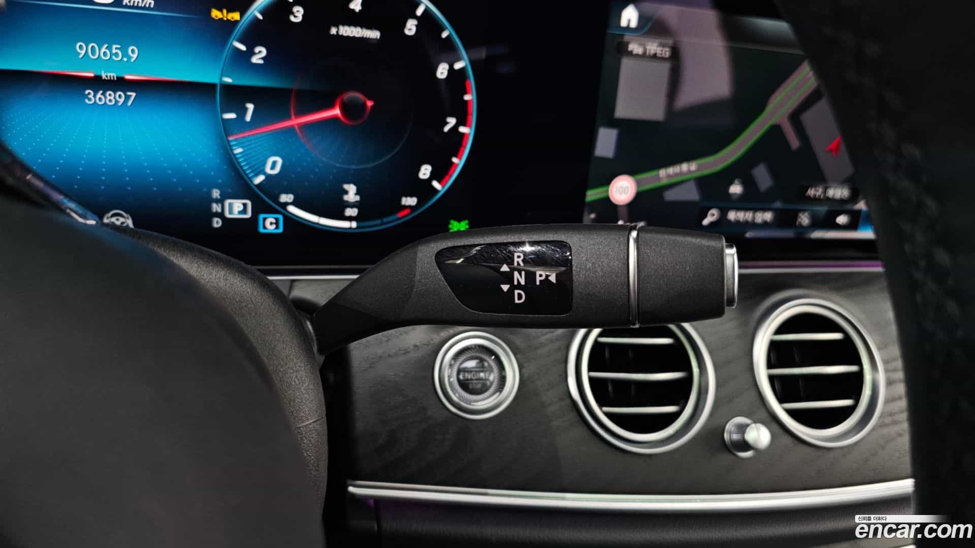 E-Class Mercedes-Benz 2023.1-INNER-009